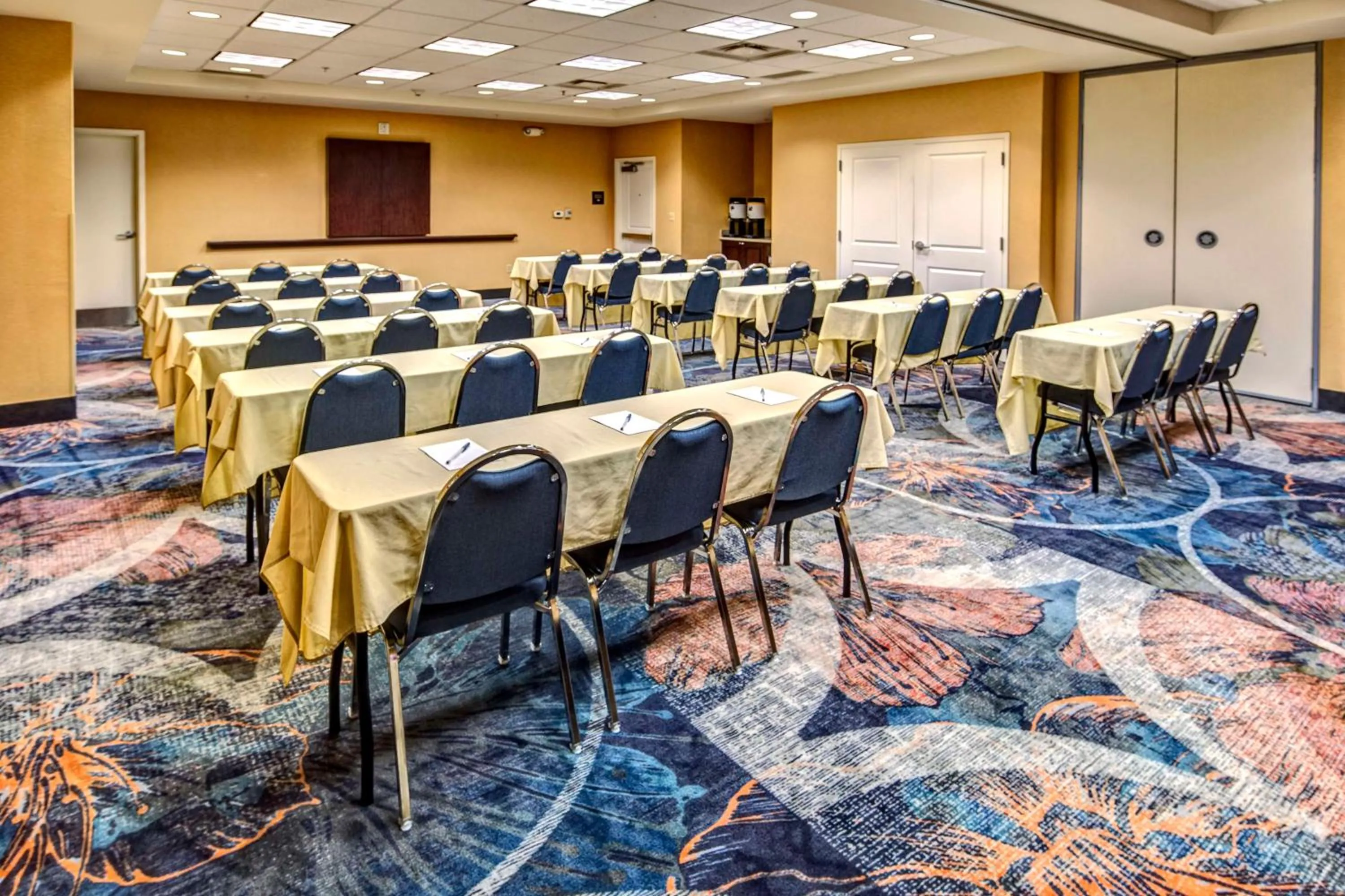 Meeting/conference room in Hampton Inn & Suites Fort Myers Estero