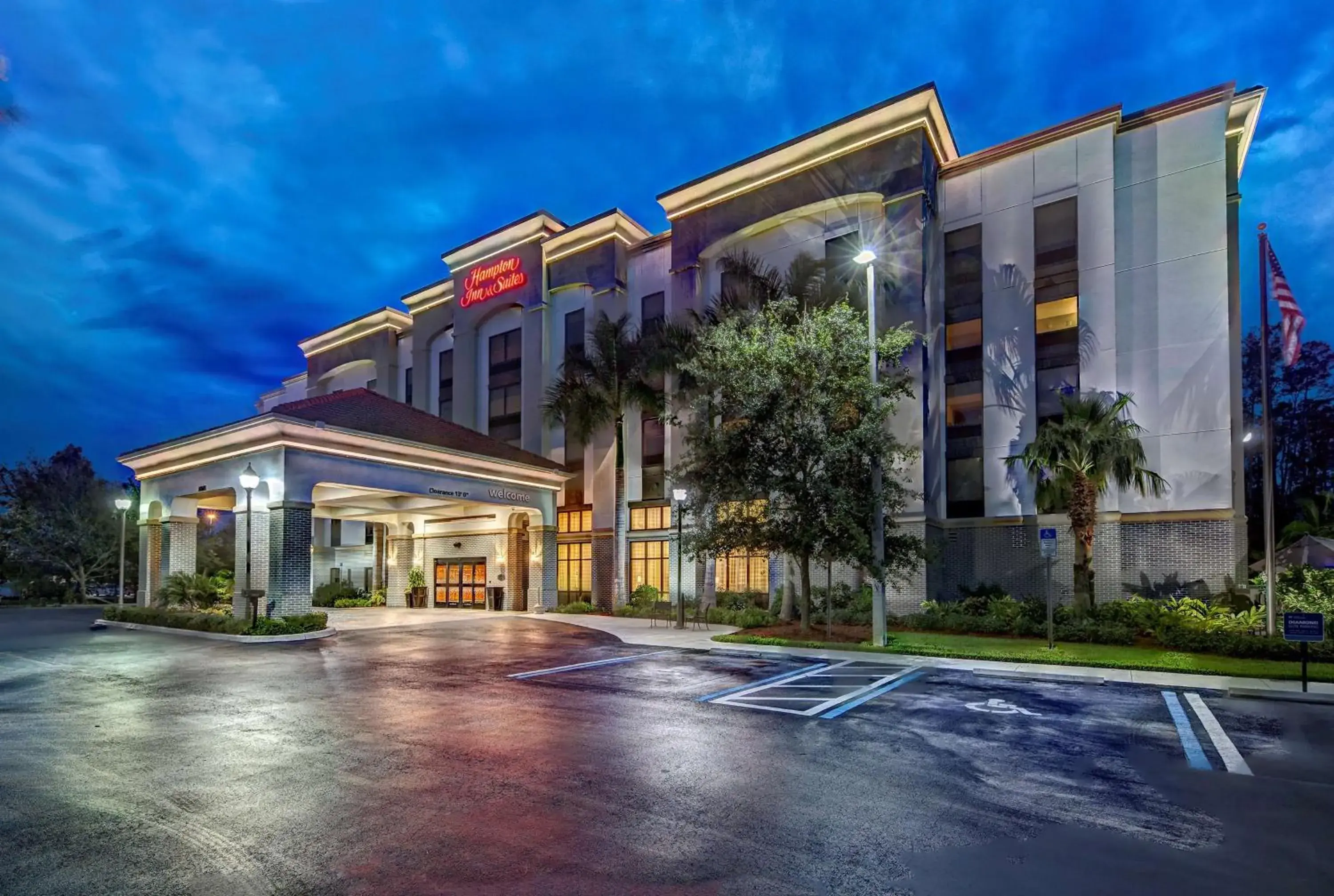 Property building in Hampton Inn & Suites Fort Myers Estero Property building in Hampton Inn & Suites Fort Myers Estero