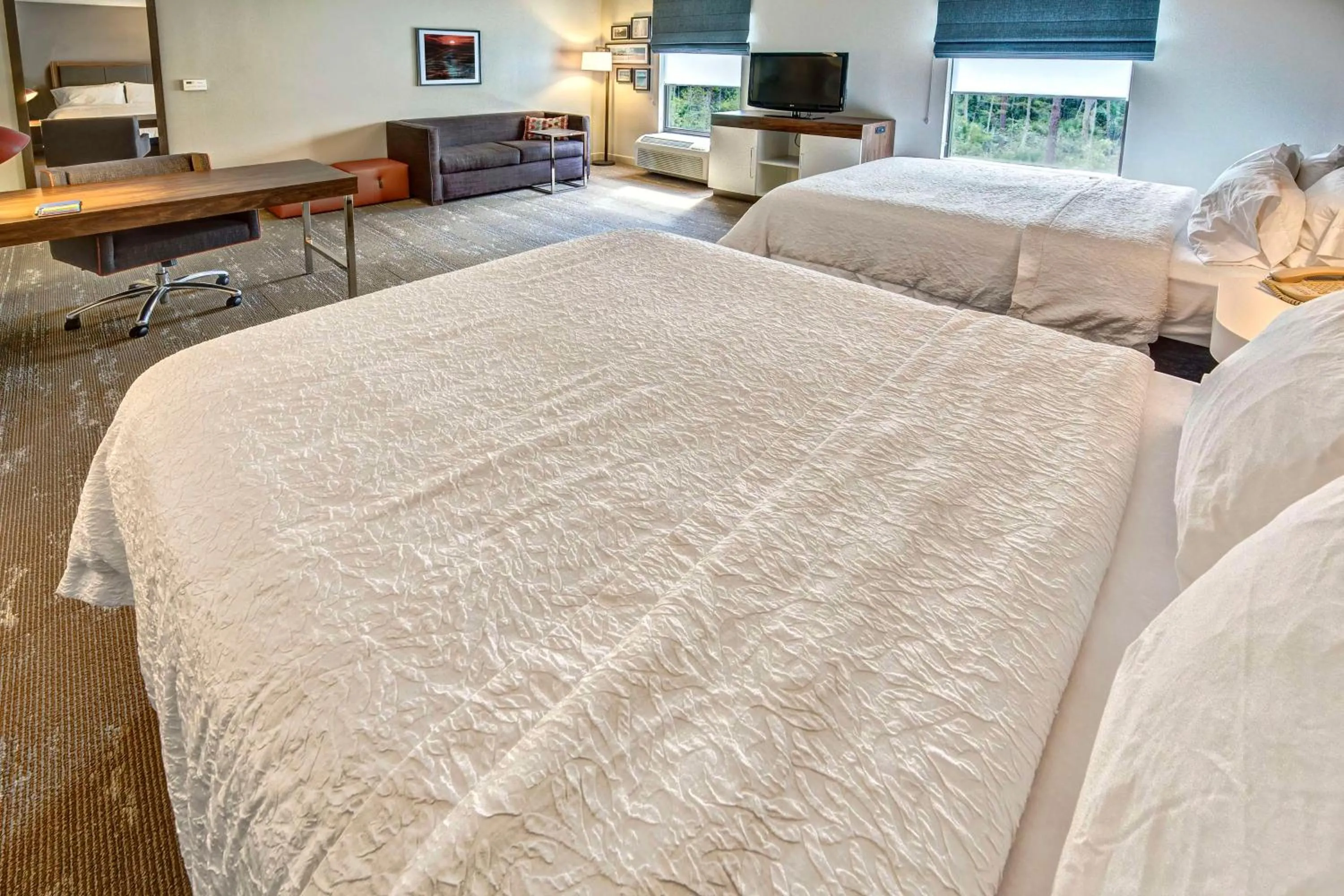 Bedroom, Bed in Hampton Inn & Suites Fort Myers Estero