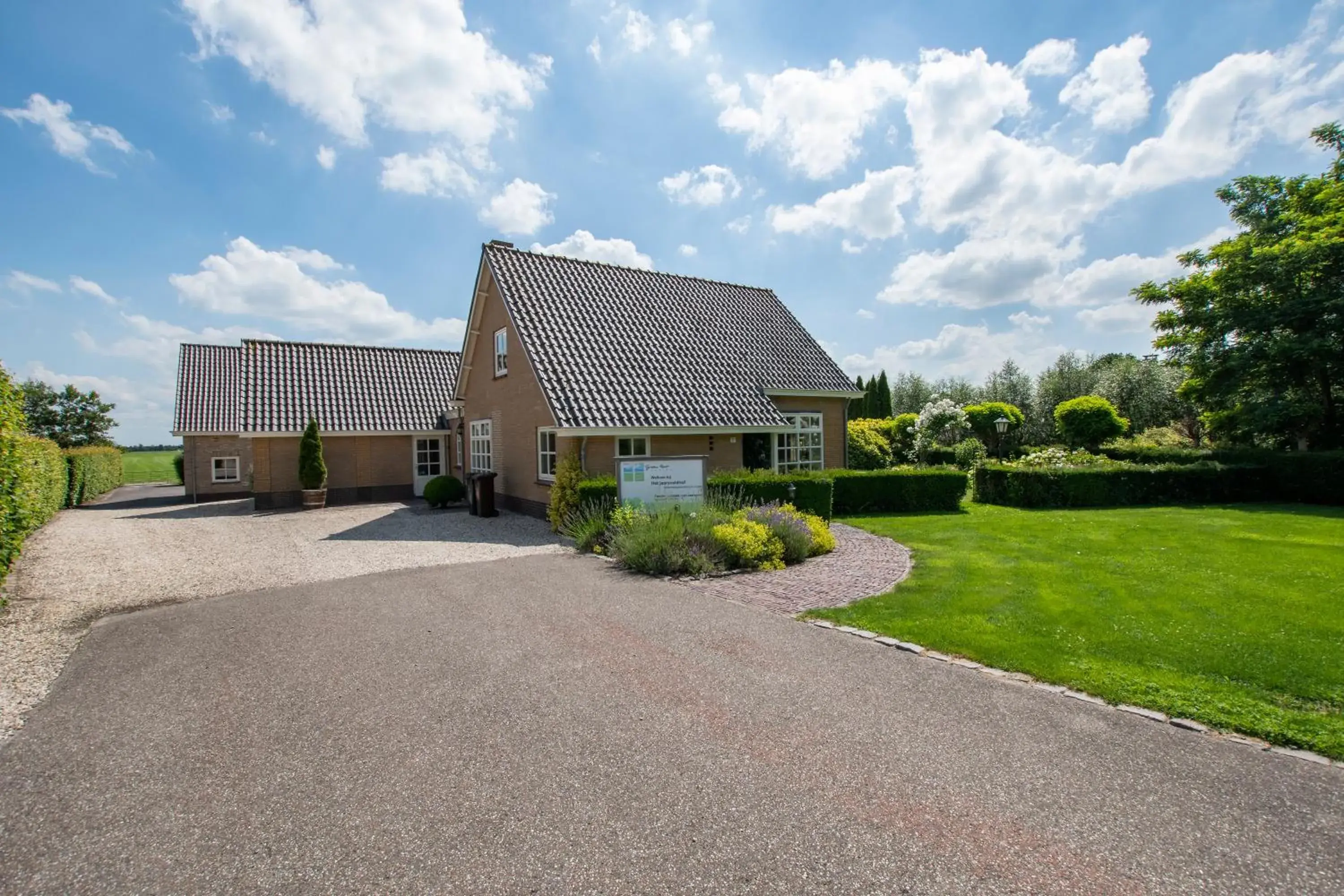 Het Jaarsveldhof Het Jaarsveldhof