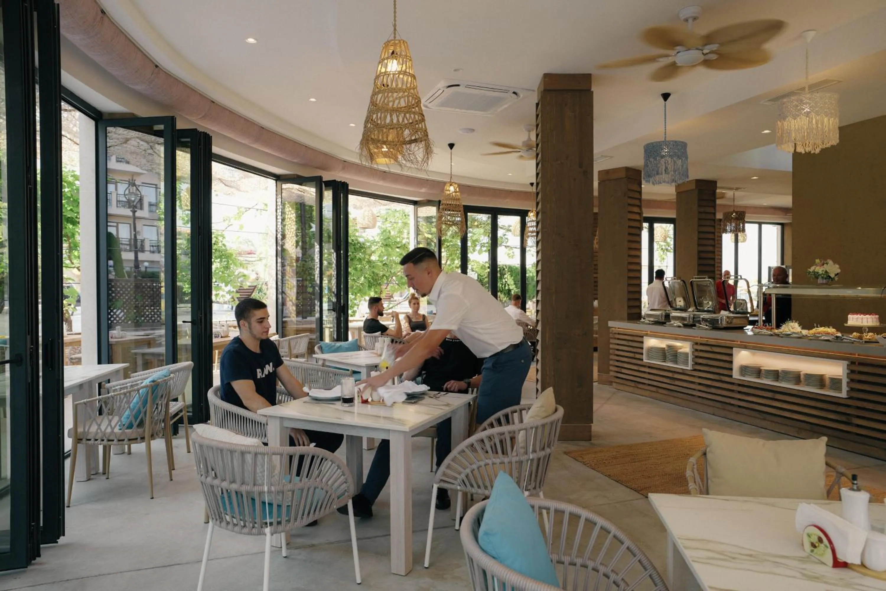 Restaurant/places to eat in Admiral Hotel - Ultra All Inclusive & Private Beach