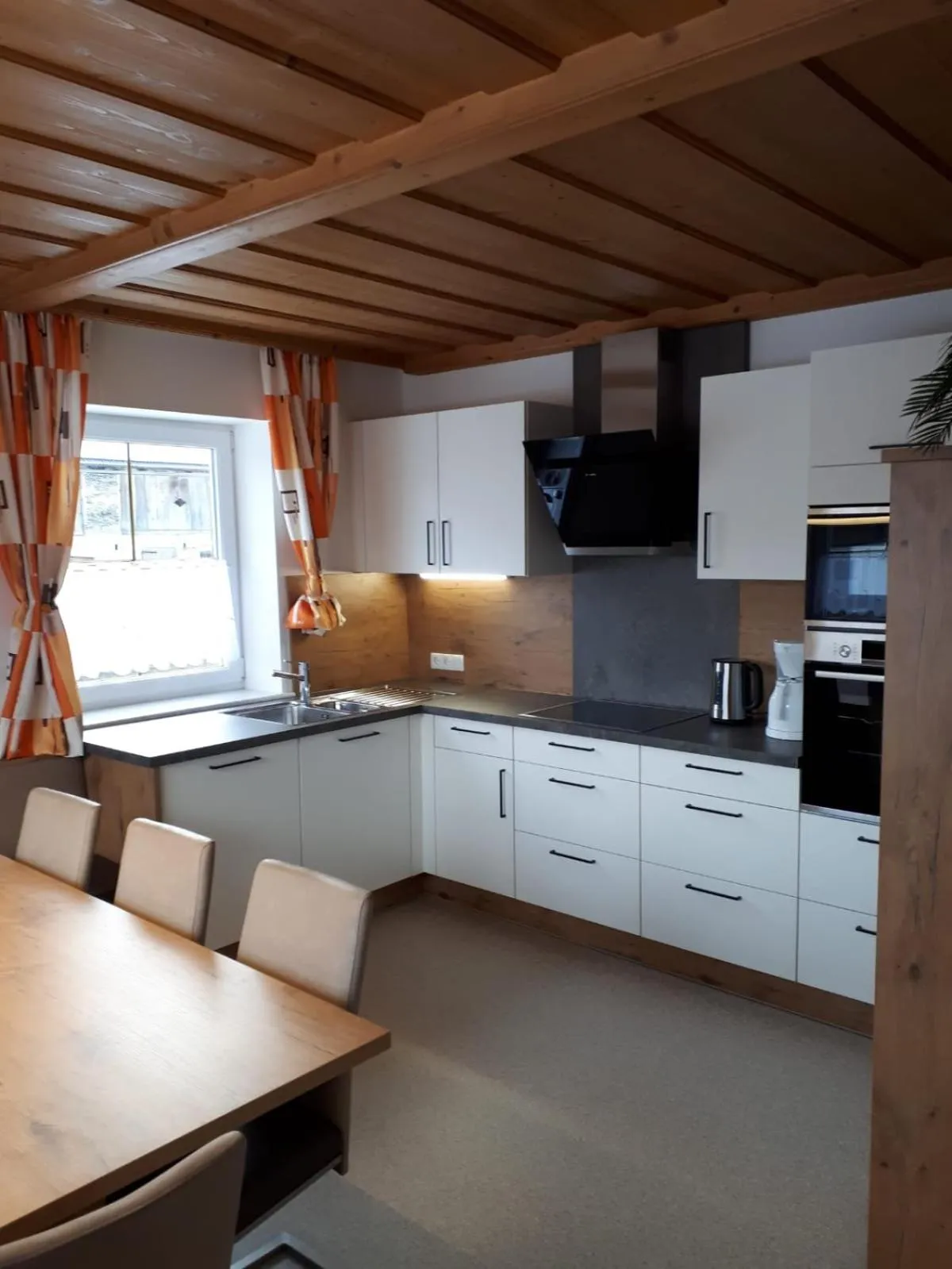 Kitchen or kitchenette in Ferienhaus Reinfrank