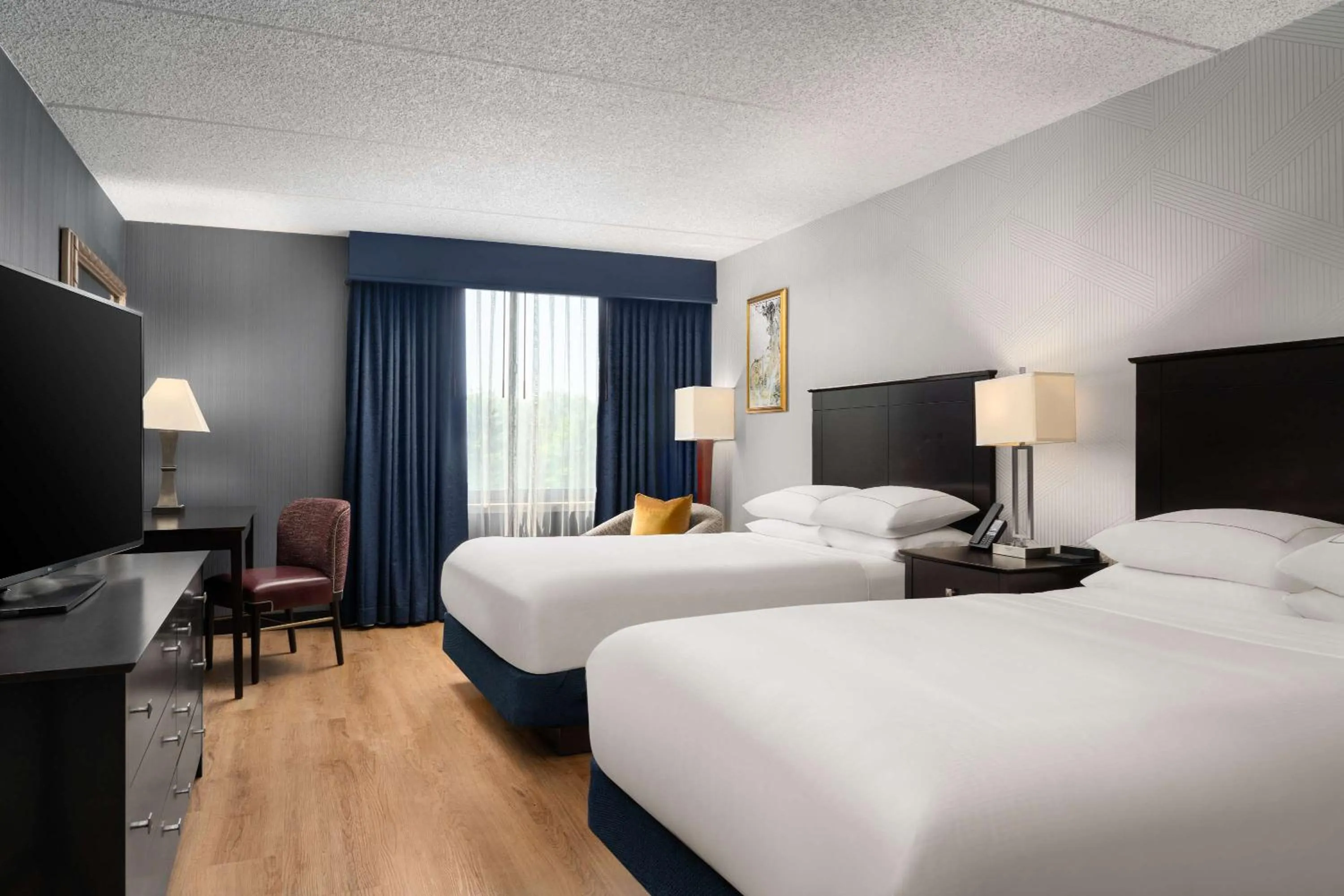Bed in DoubleTree by Hilton Bradley International Airport