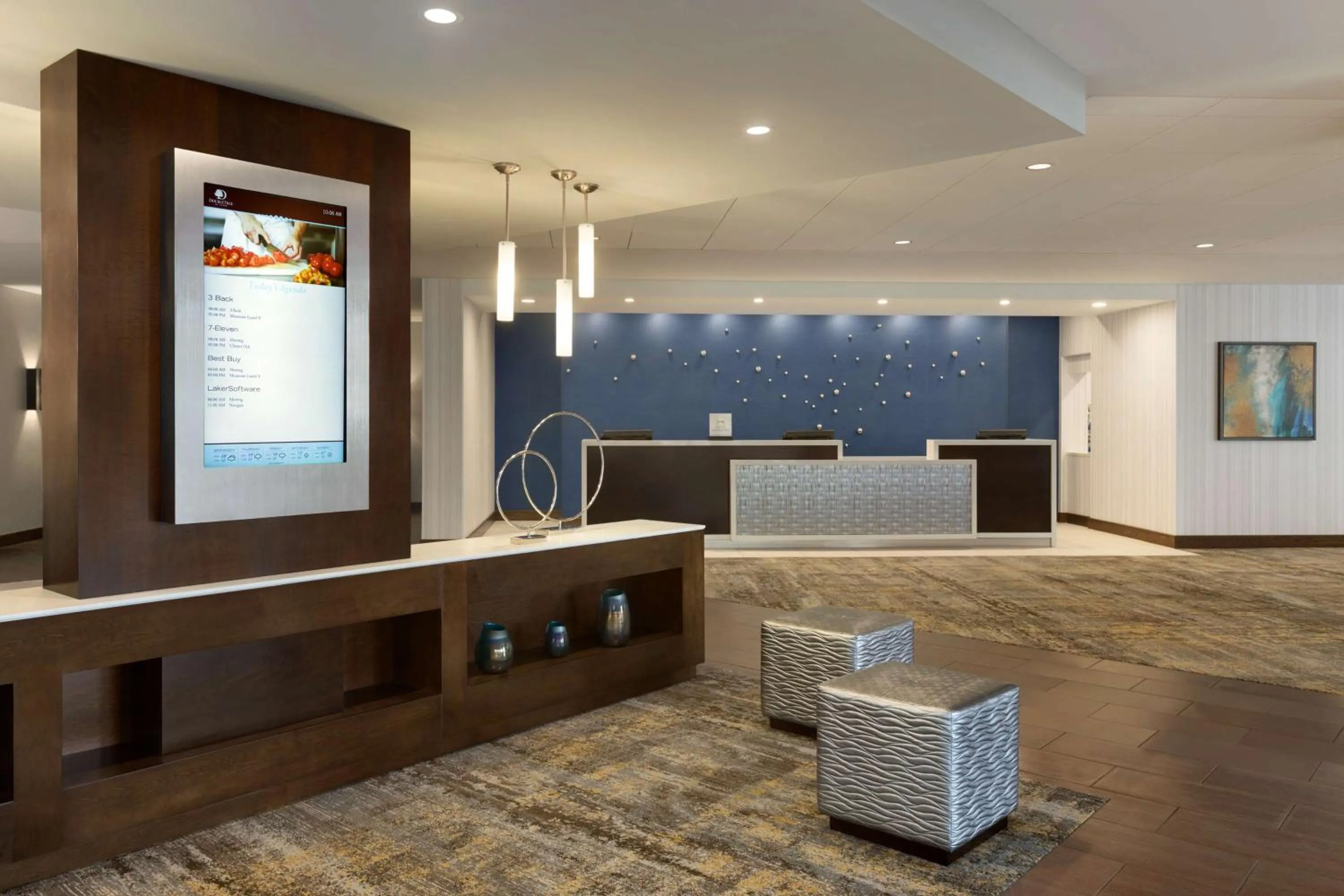 Lobby or reception in DoubleTree by Hilton Bradley International Airport