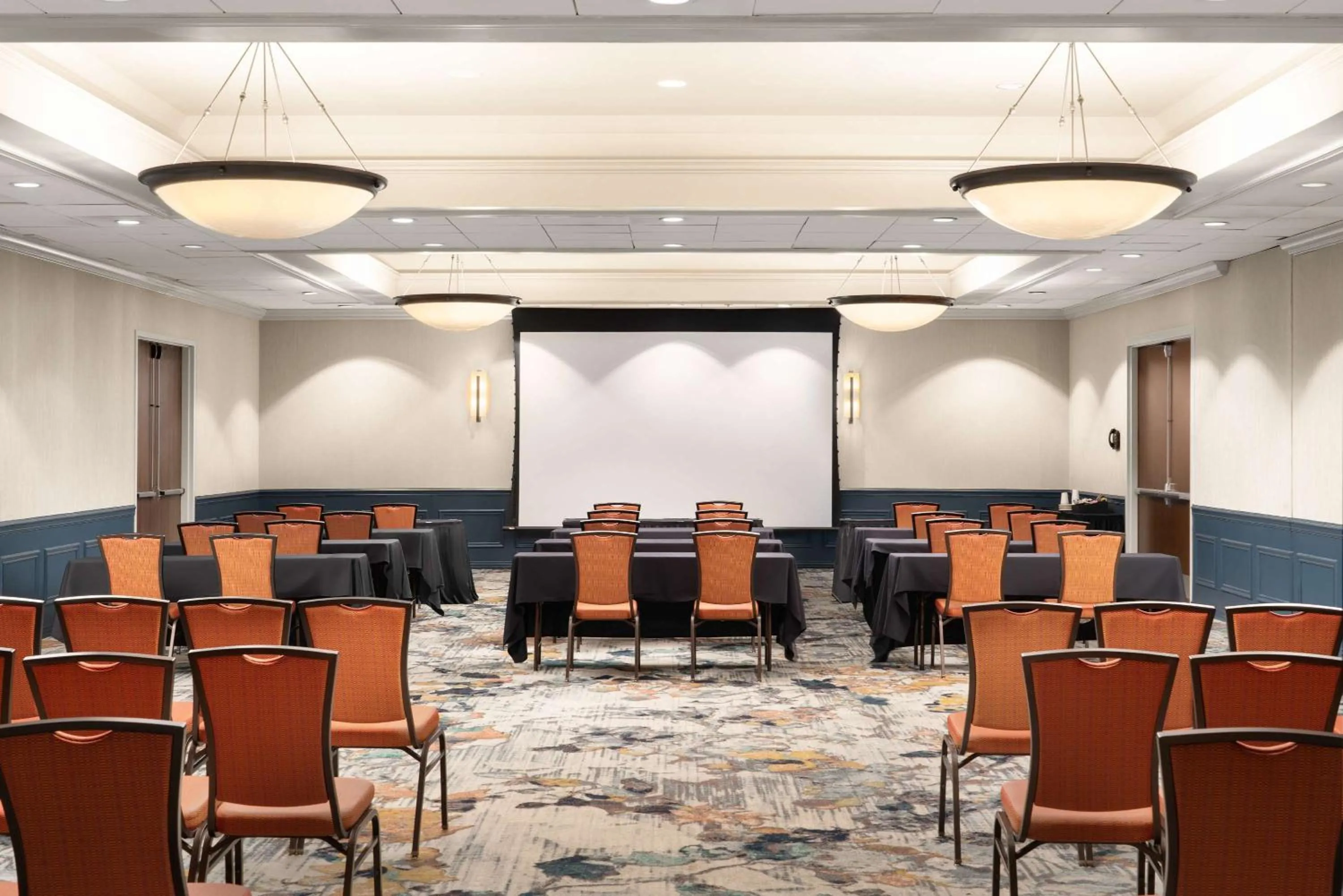 Meeting/conference room in DoubleTree by Hilton Bradley International Airport