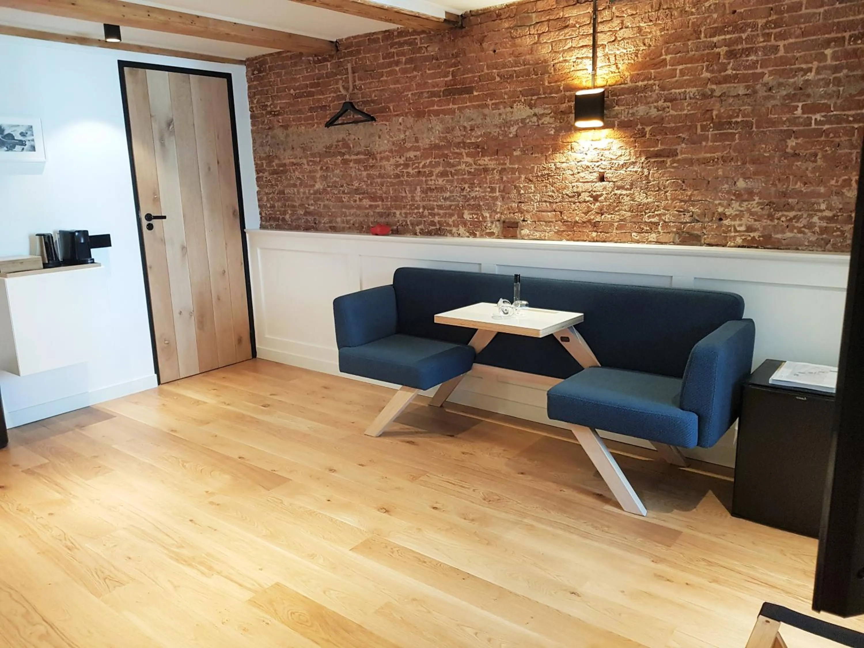 Seating area in 23 SouS