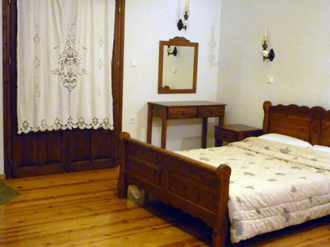 Bed in Archontiko Christodoulou