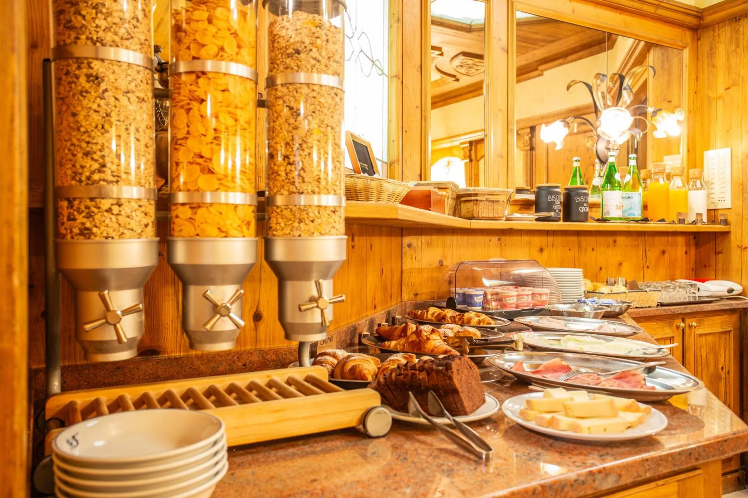 Buffet breakfast in Hotel Bijou