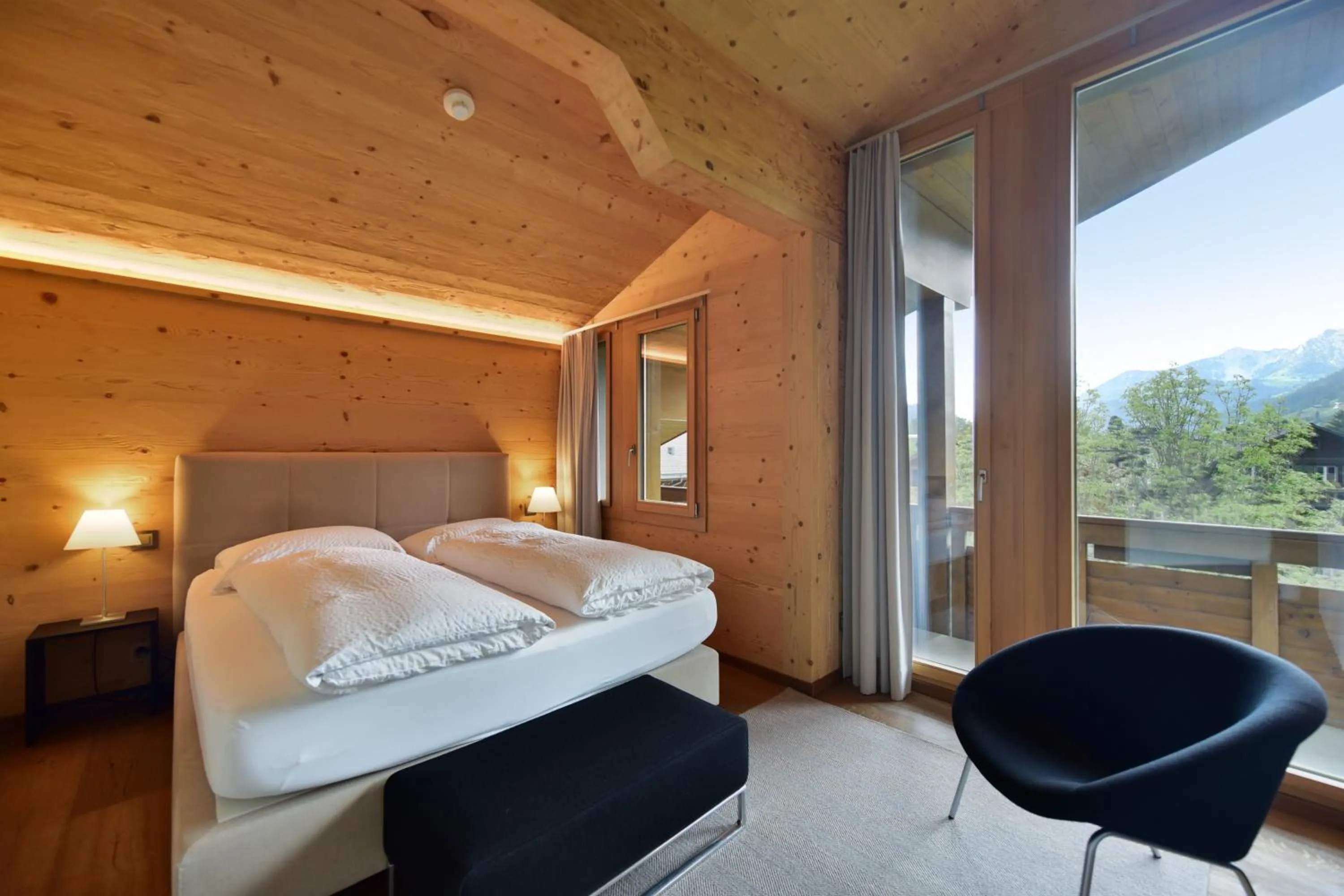 Bed in Hotel Krone Lenk