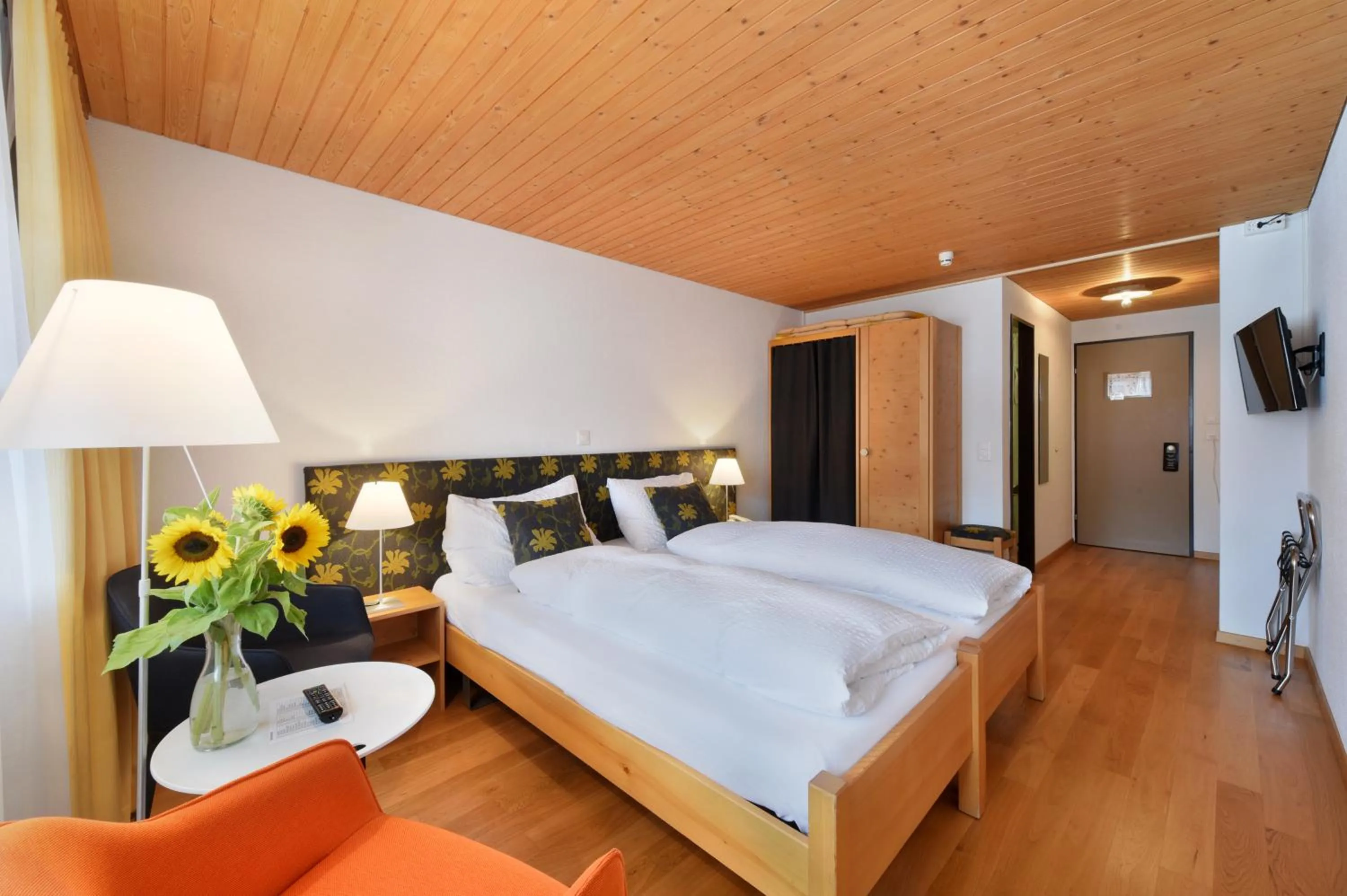 Photo of the whole room, Bed in Hotel Krone Lenk