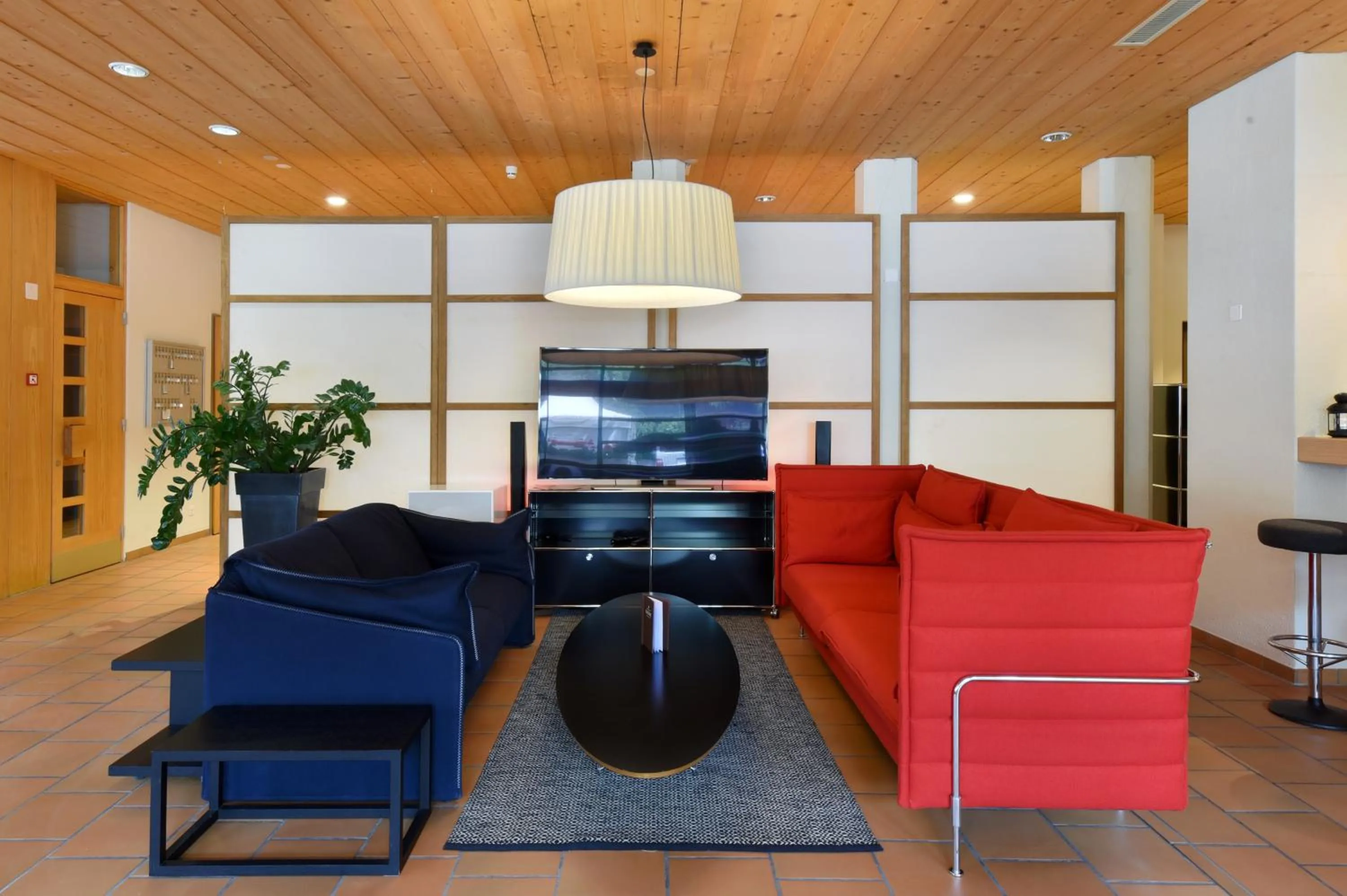 Communal lounge/ TV room in Hotel Krone Lenk