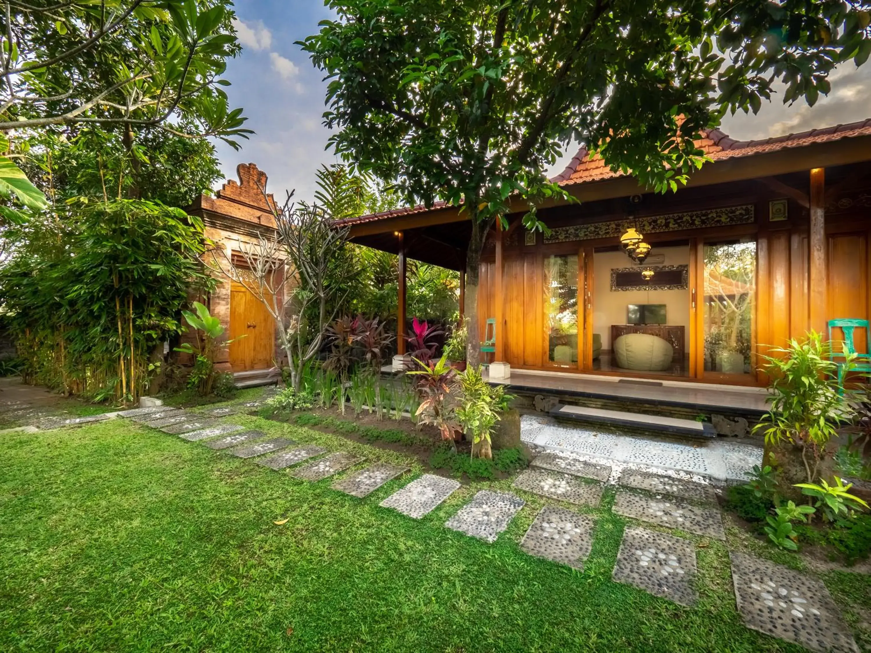 Facade/entrance in Tiis Garden Puri Villas Facade/entrance in Tiis Garden Puri Villas