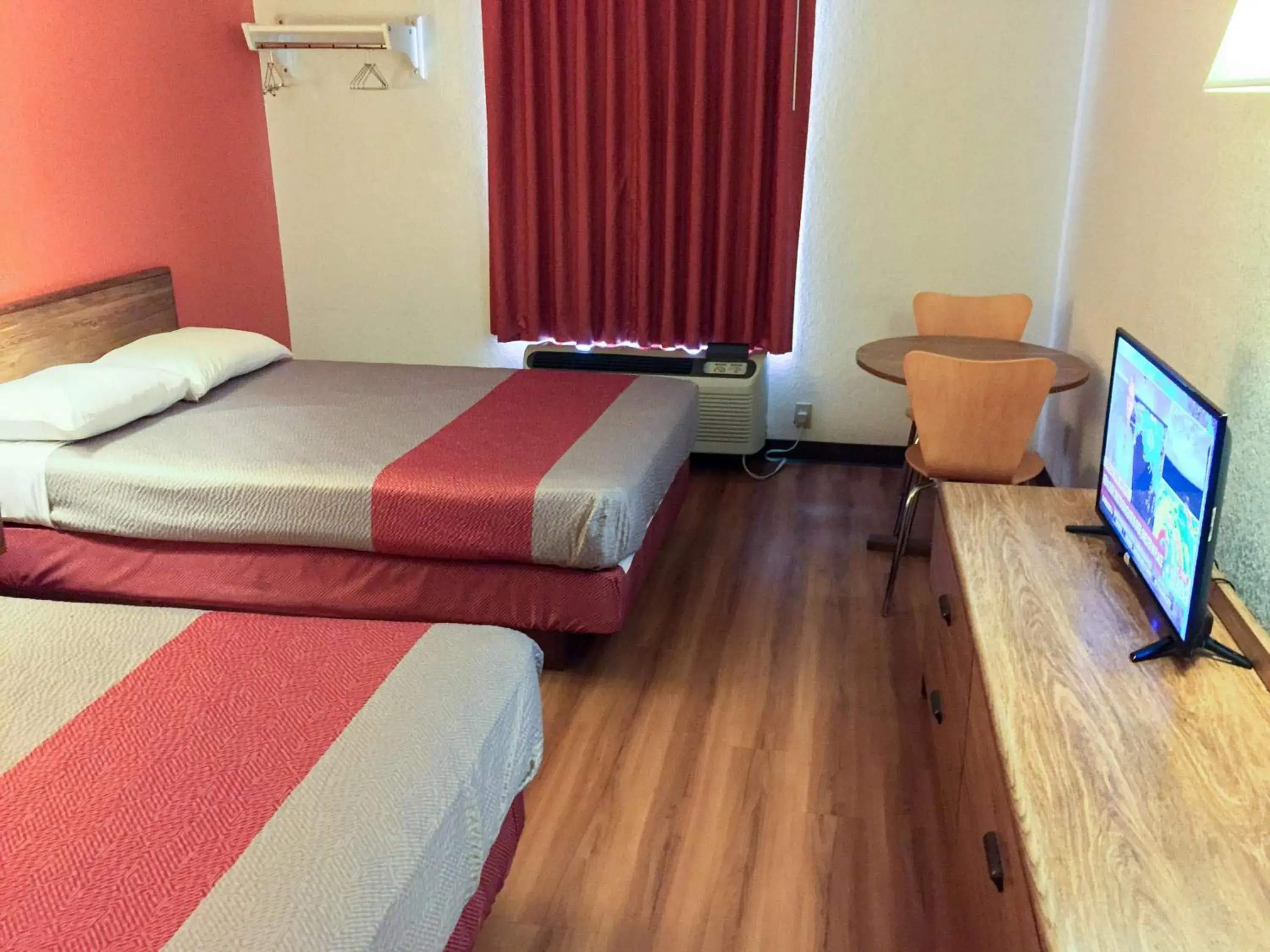 Queen Room with Two Queen Beds - single occupancy - Smoking in Motel 6-Arkadelphia, AR Queen Room with Two Queen Beds - single occupancy - Smoking in Motel 6-Arkadelphia, AR