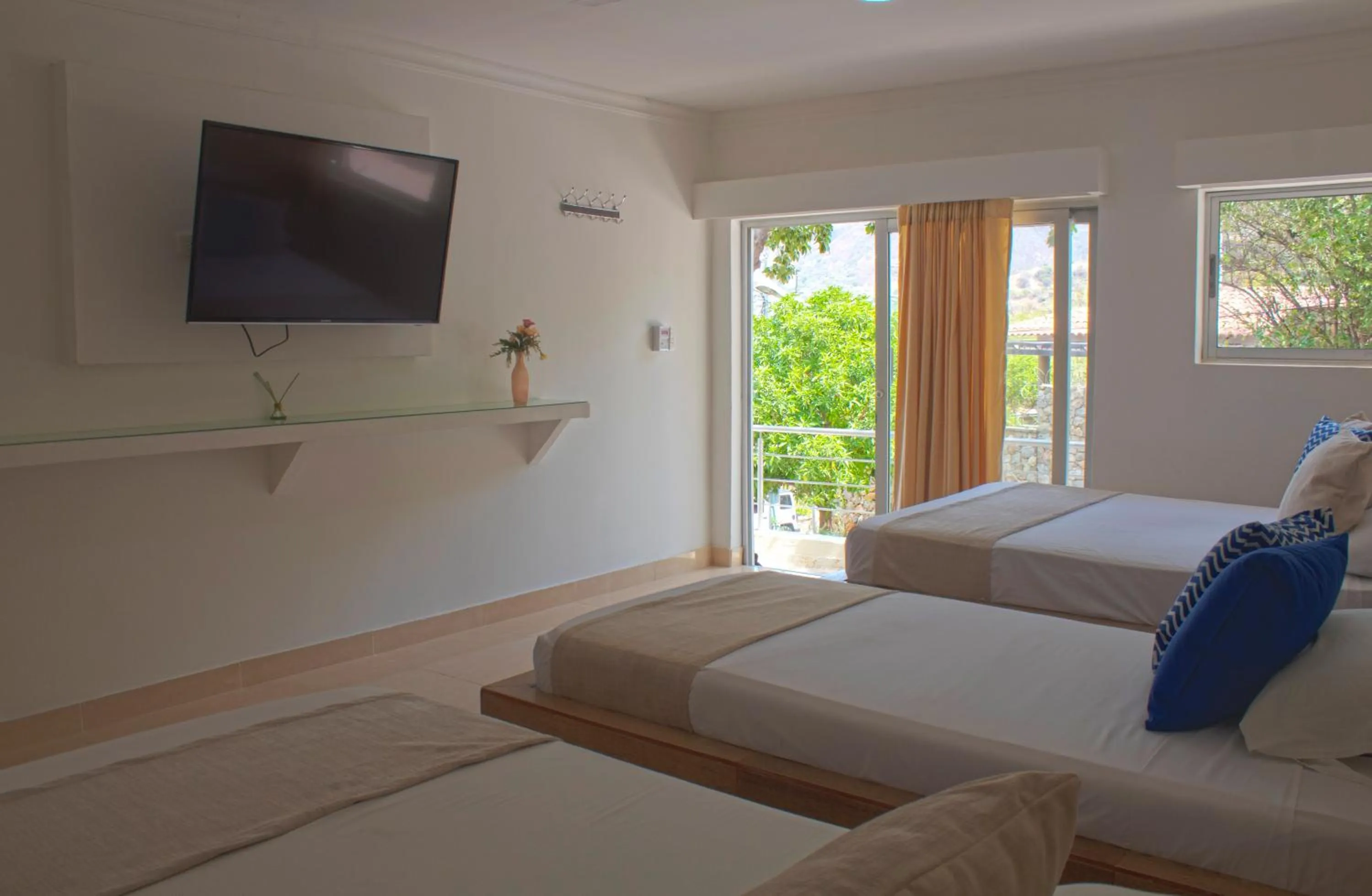 Photo of the whole room, Bed in Techos Azules