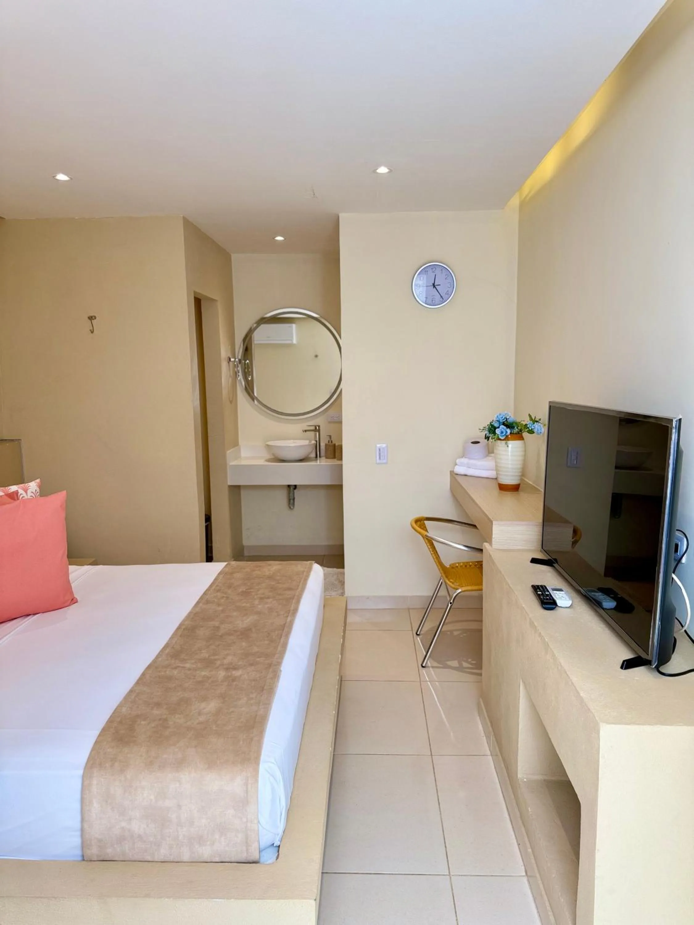 Photo of the whole room, Bed in Techos Azules