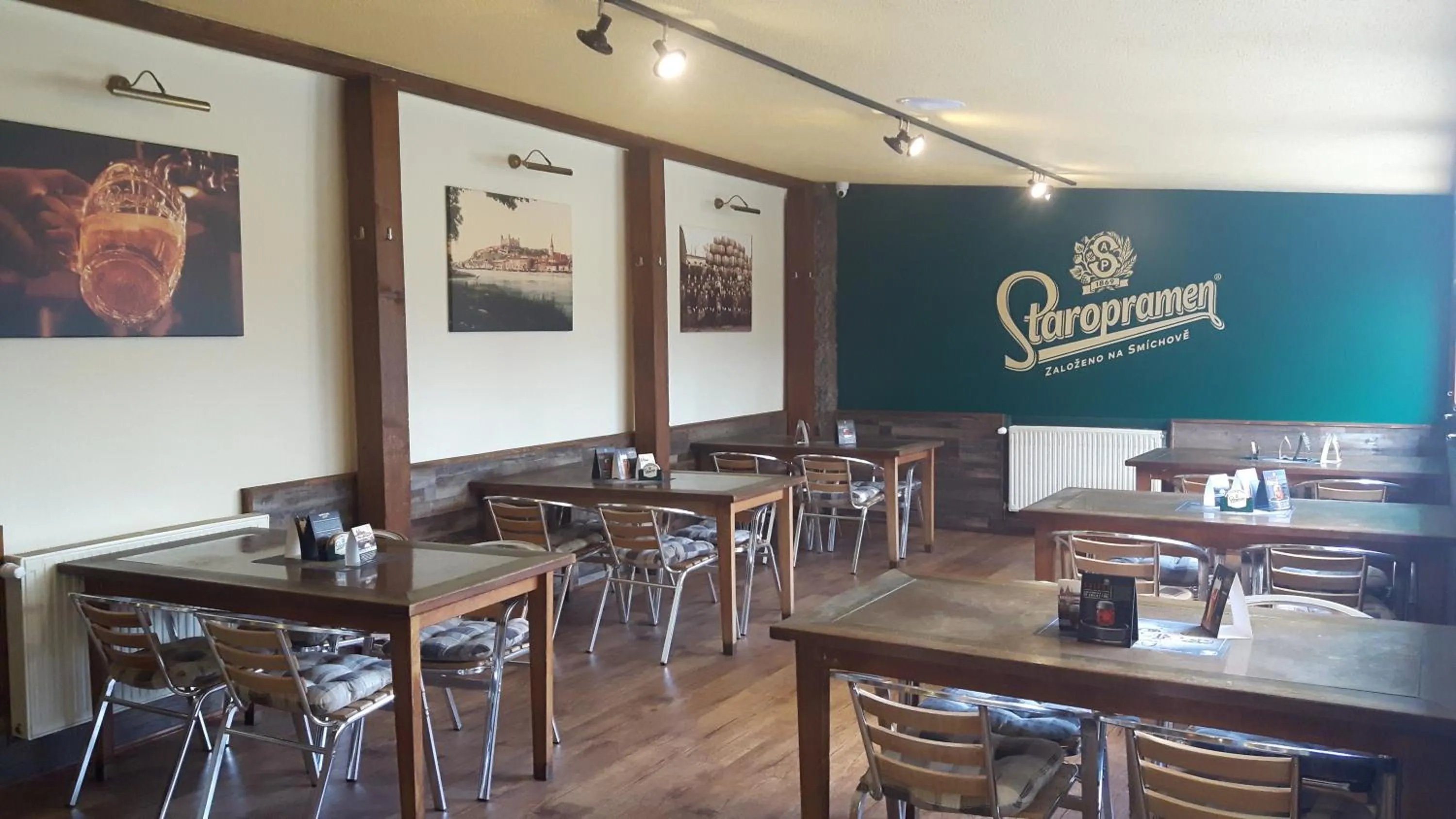 Food and drinks in Victoria - Penzion & Restaurant