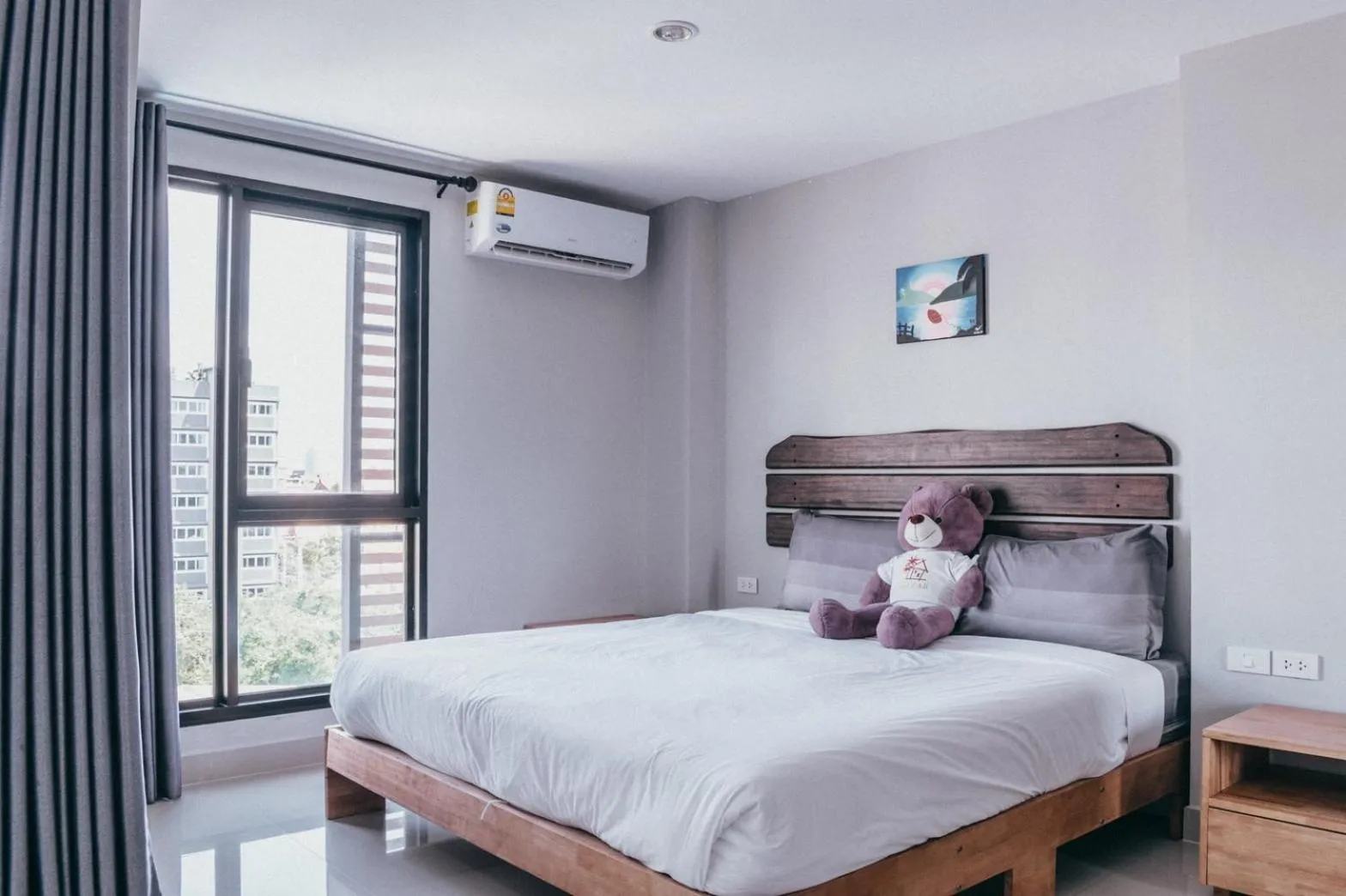 Photo of the whole room, Bed in Baan Pakdi Pattaya