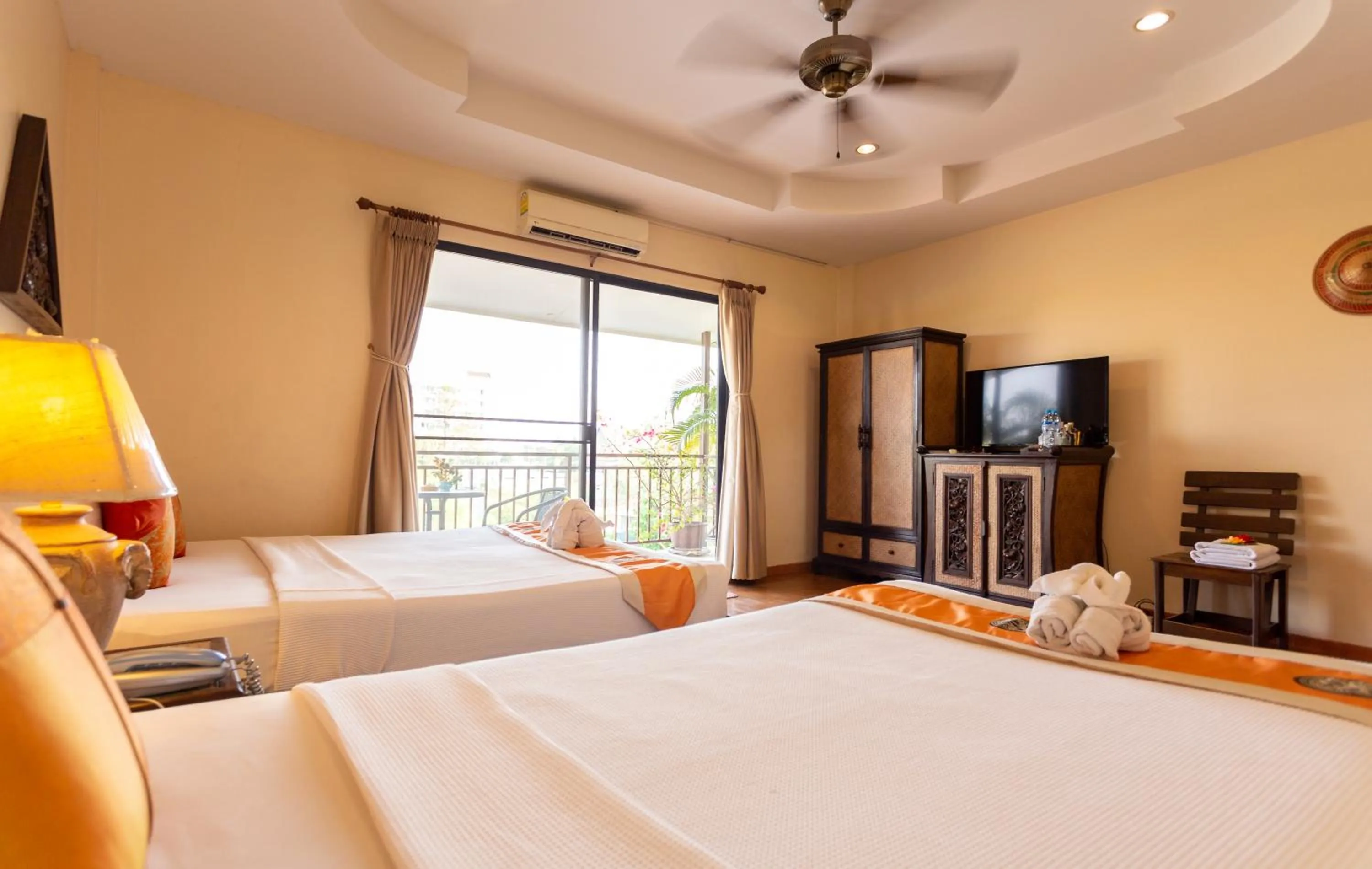 Bed in Chang Charlie Inn, Boutique