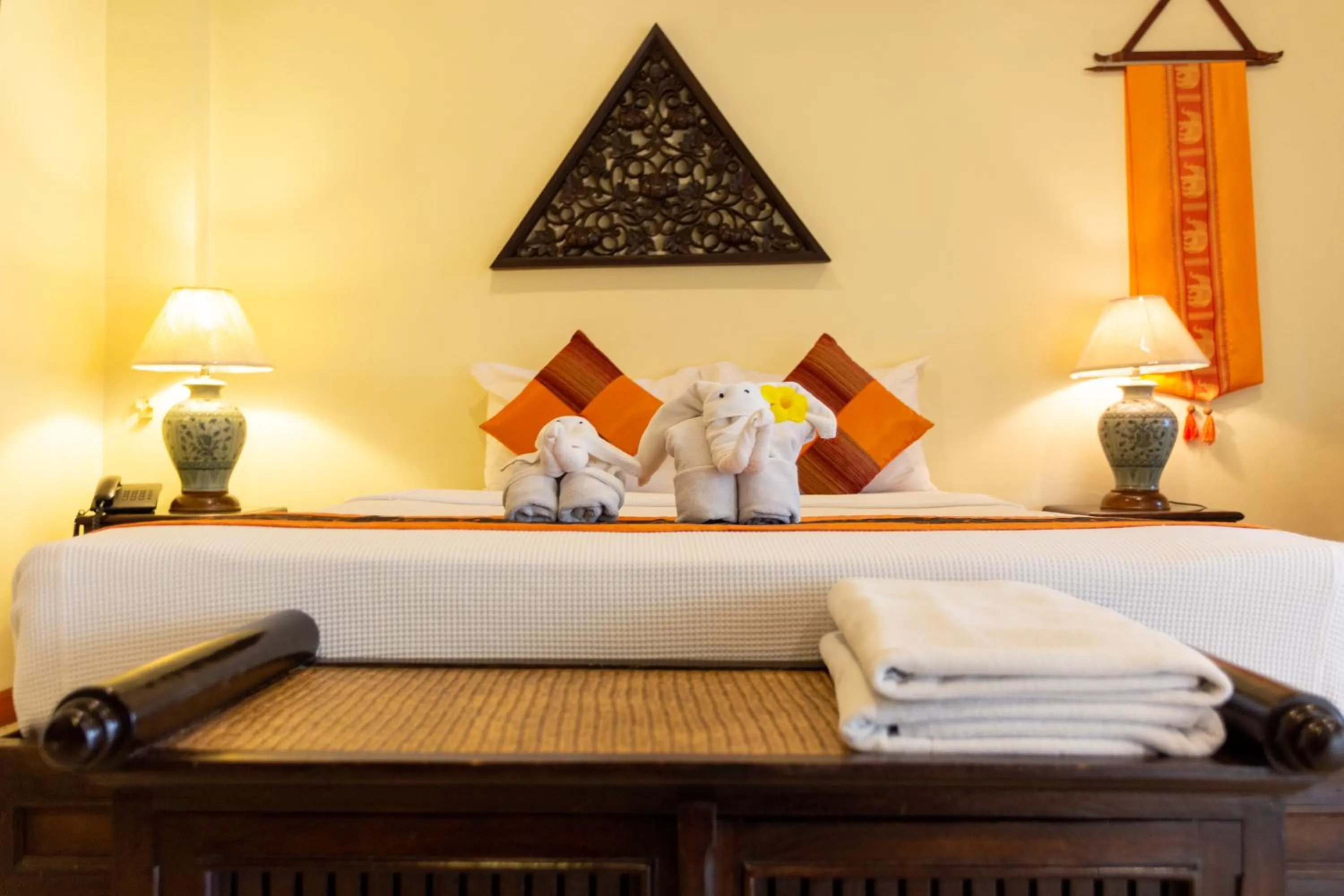 Bedroom, Bed in Chang Charlie Inn, Boutique