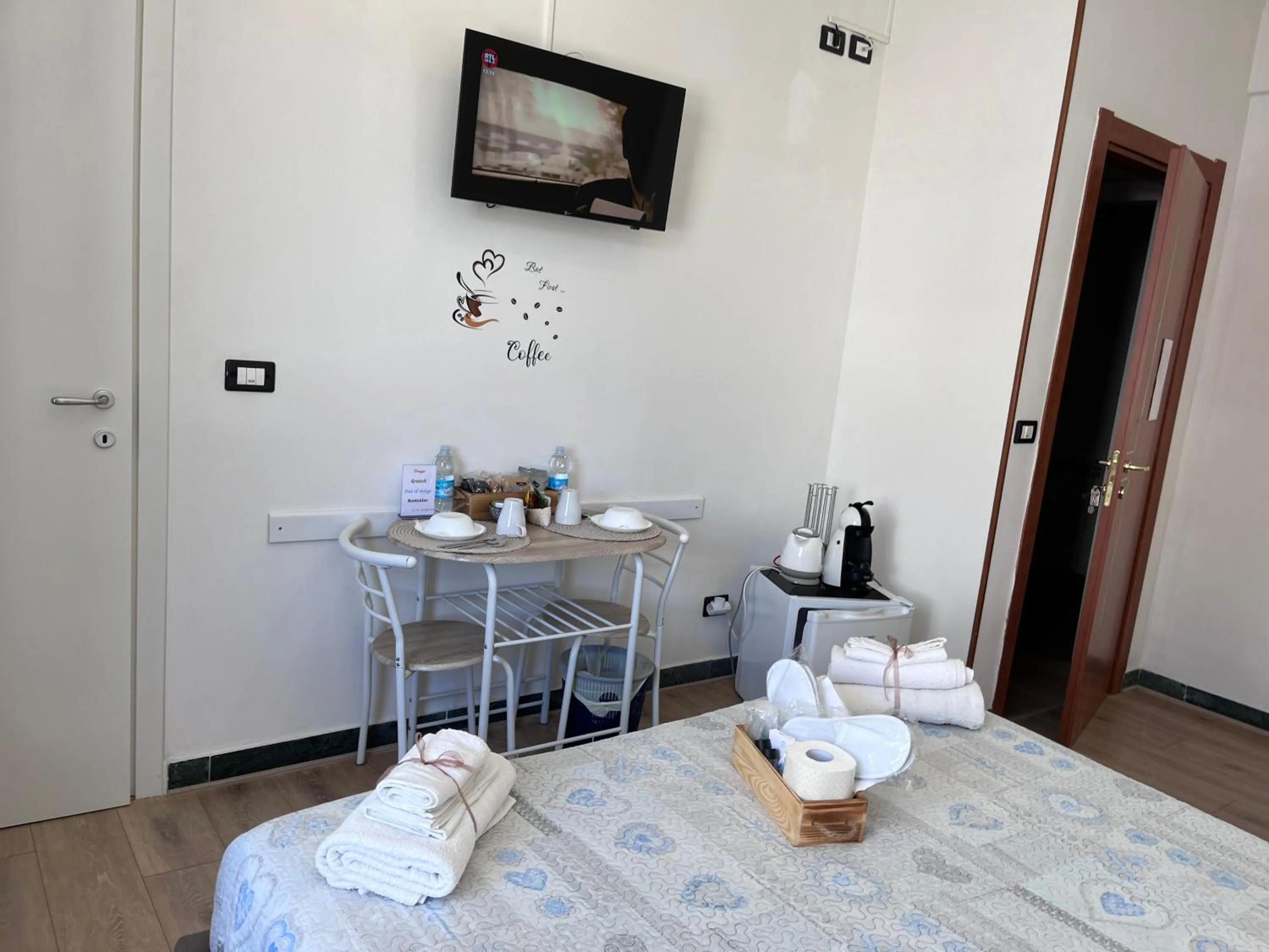 Food and drinks, Bed in Affittacamere Il Veliero