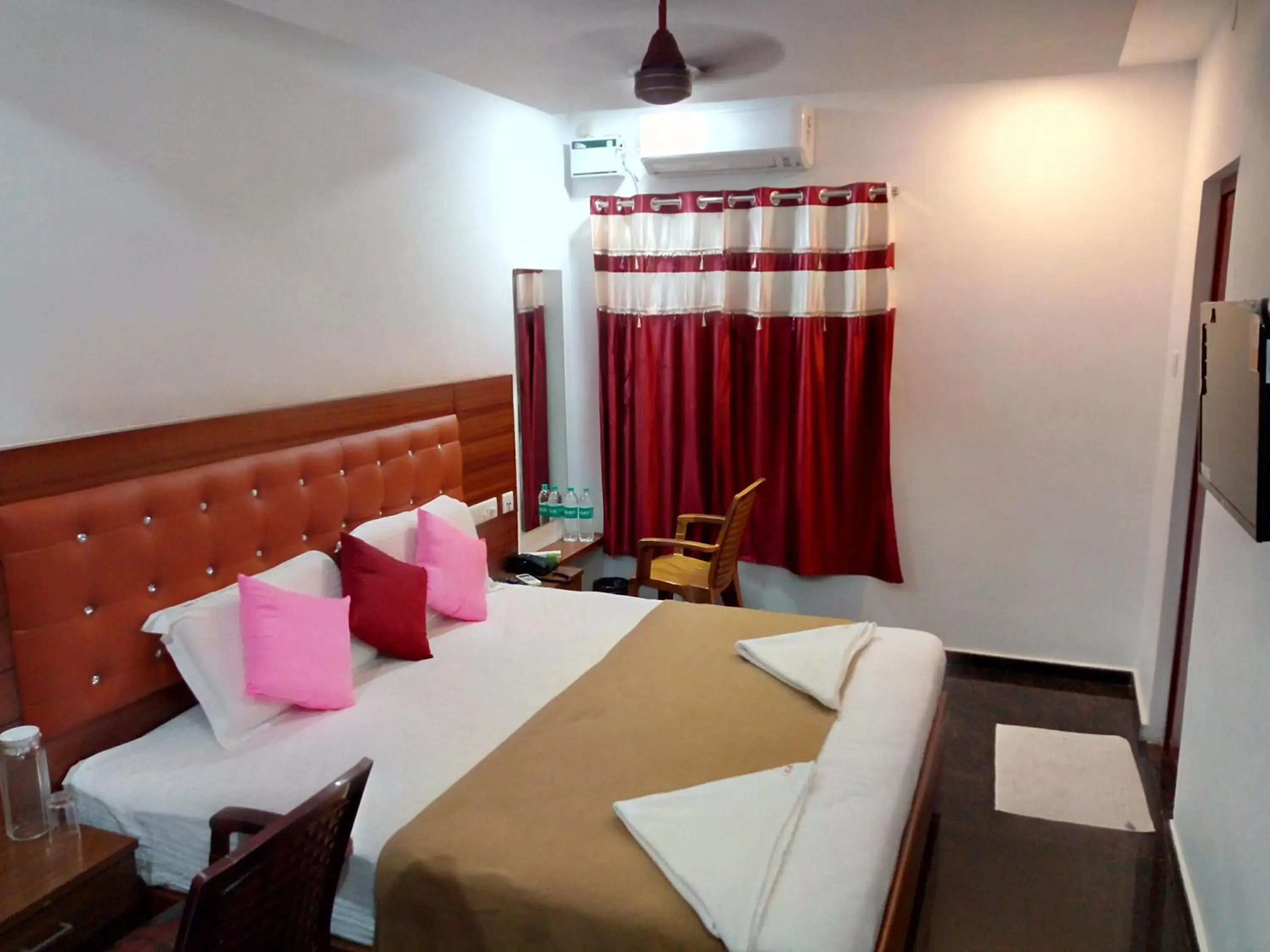 Deluxe Room - single occupancy in Medavakkam Sri Sai Residency Deluxe Room - single occupancy in Medavakkam Sri Sai Residency