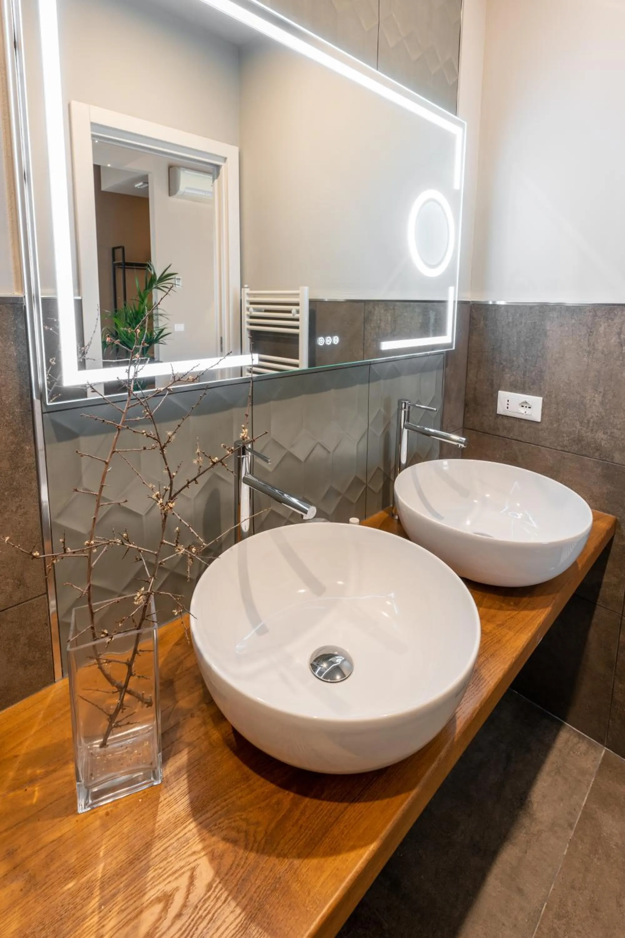 Toilet in GG8 Hotel & Suite SPA