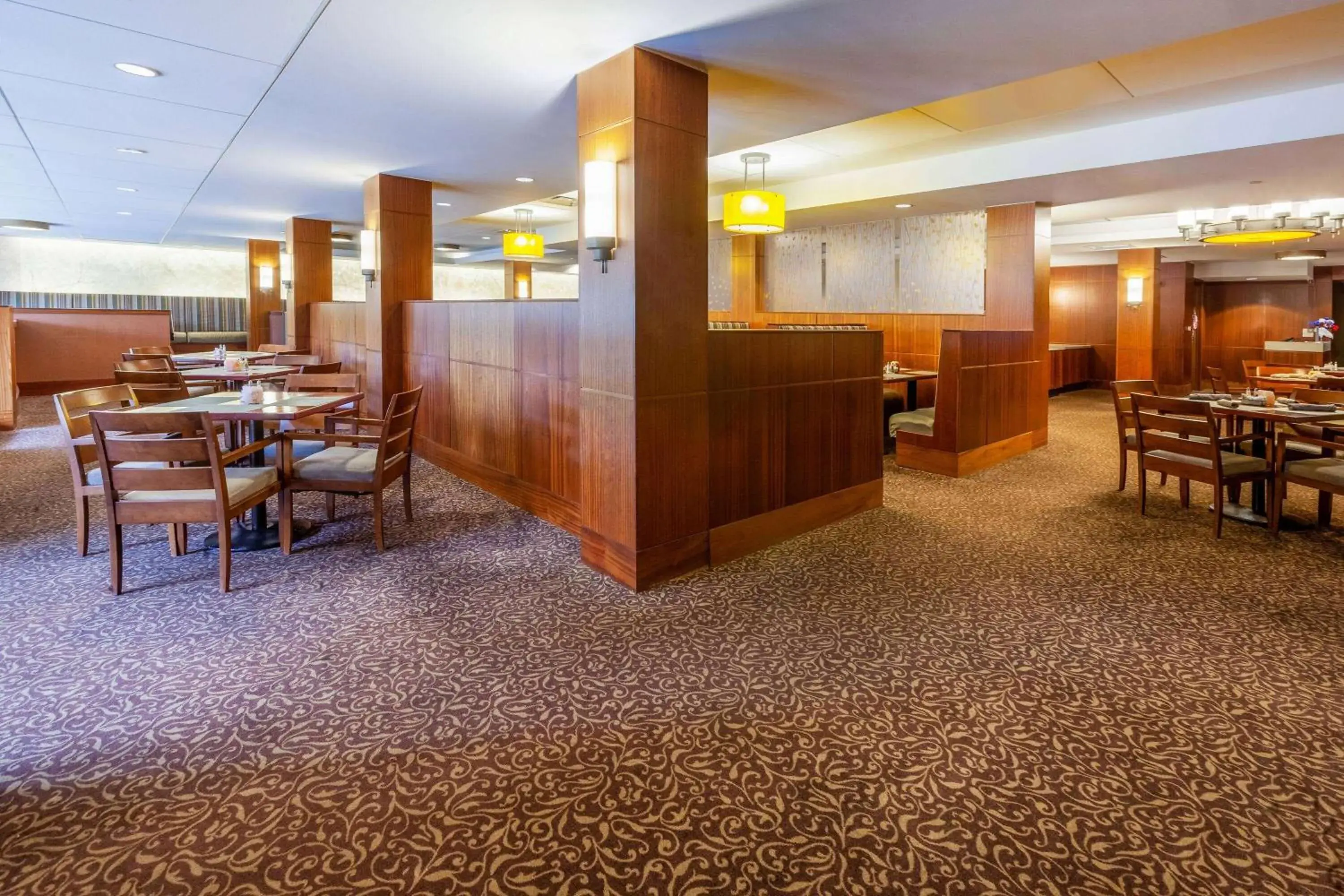 Restaurant/Places to Eat in Ramada by Wyndham Liverpool Syracuse