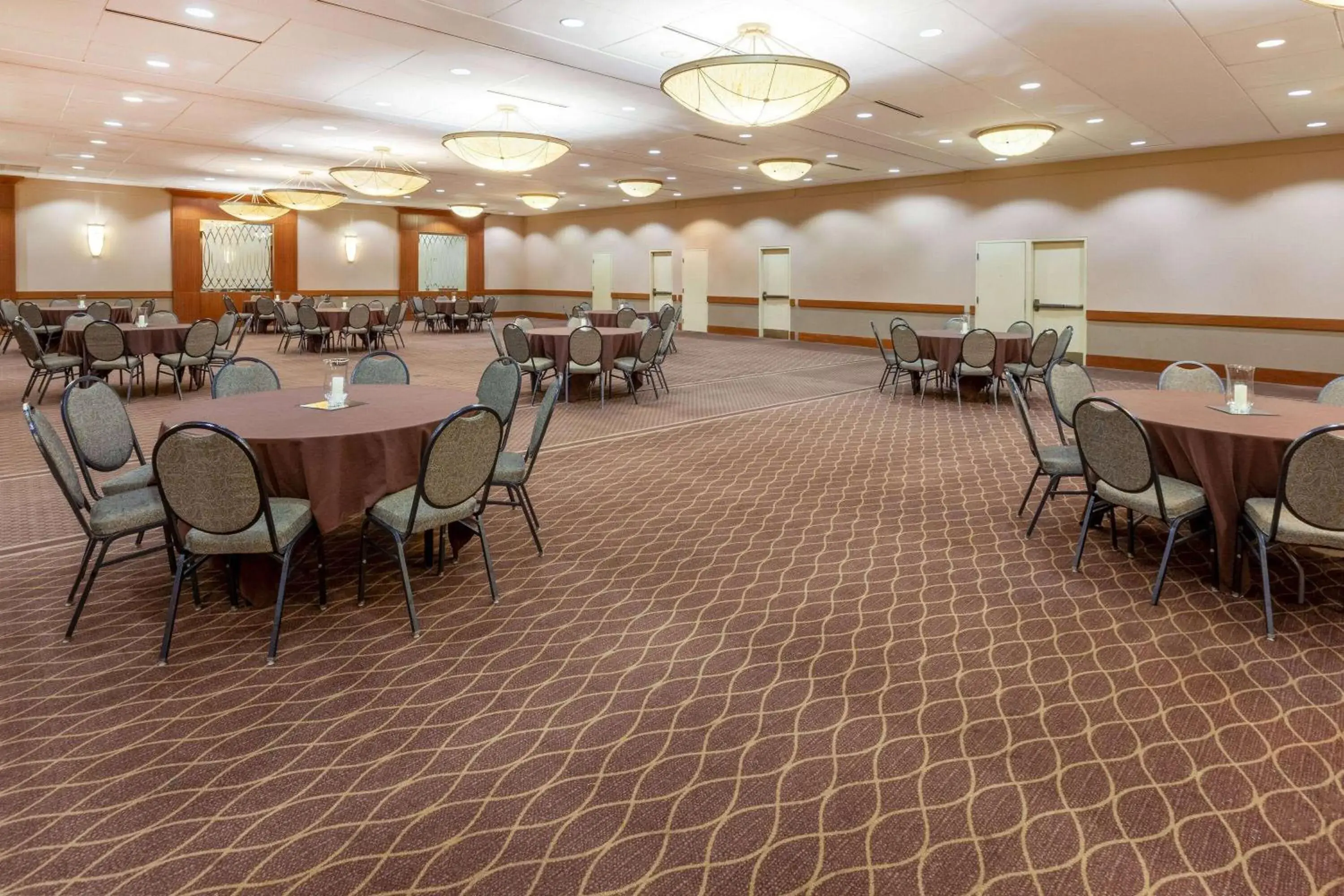 Banquet/Function facilities, Restaurant/Places to Eat in Ramada by Wyndham Liverpool Syracuse