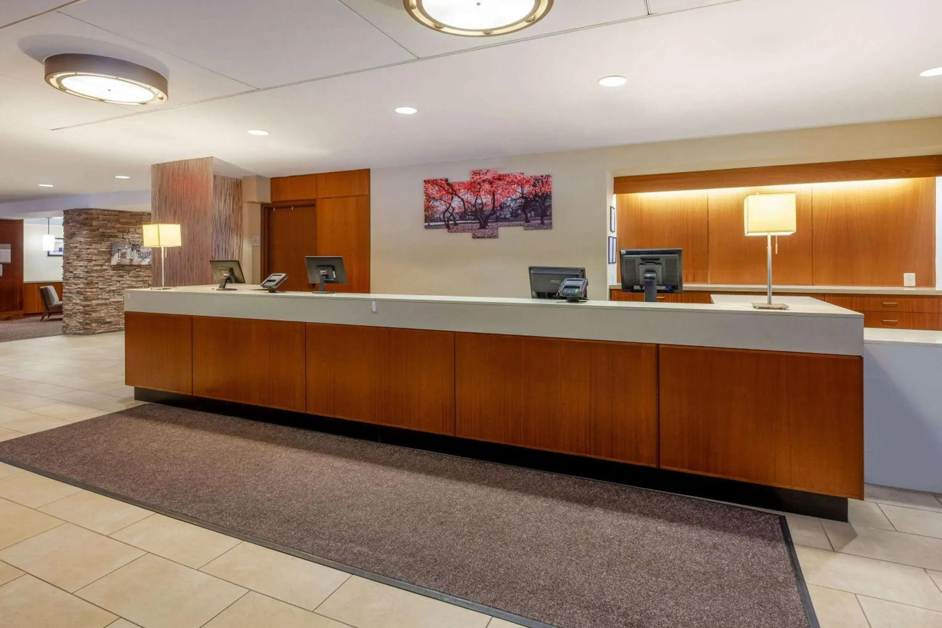 Lobby or reception, Lobby/Reception in Ramada by Wyndham Liverpool Syracuse