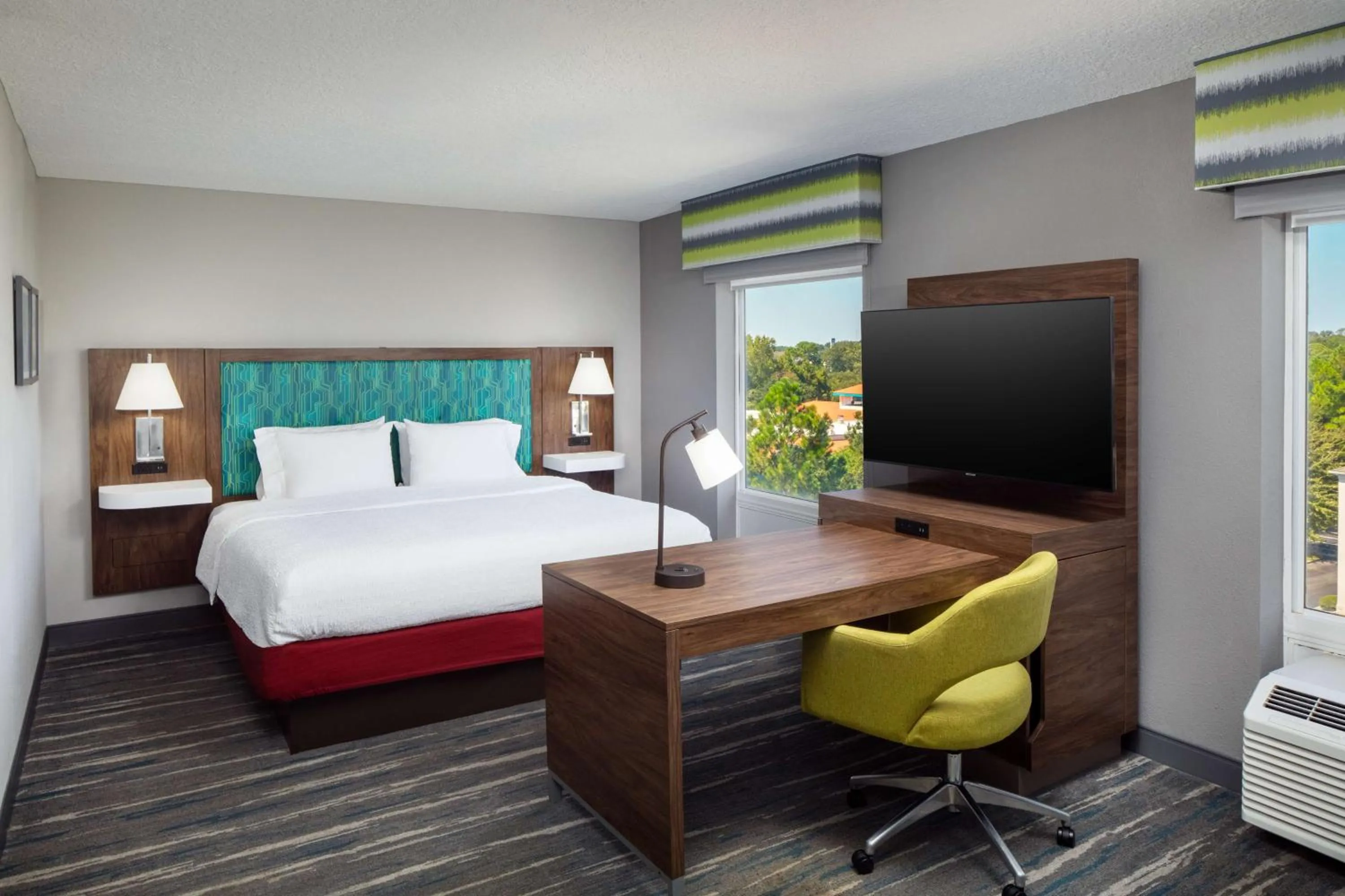 Bedroom, Bed in Hampton Inn & Suites Savannah - I-95 South - Gateway