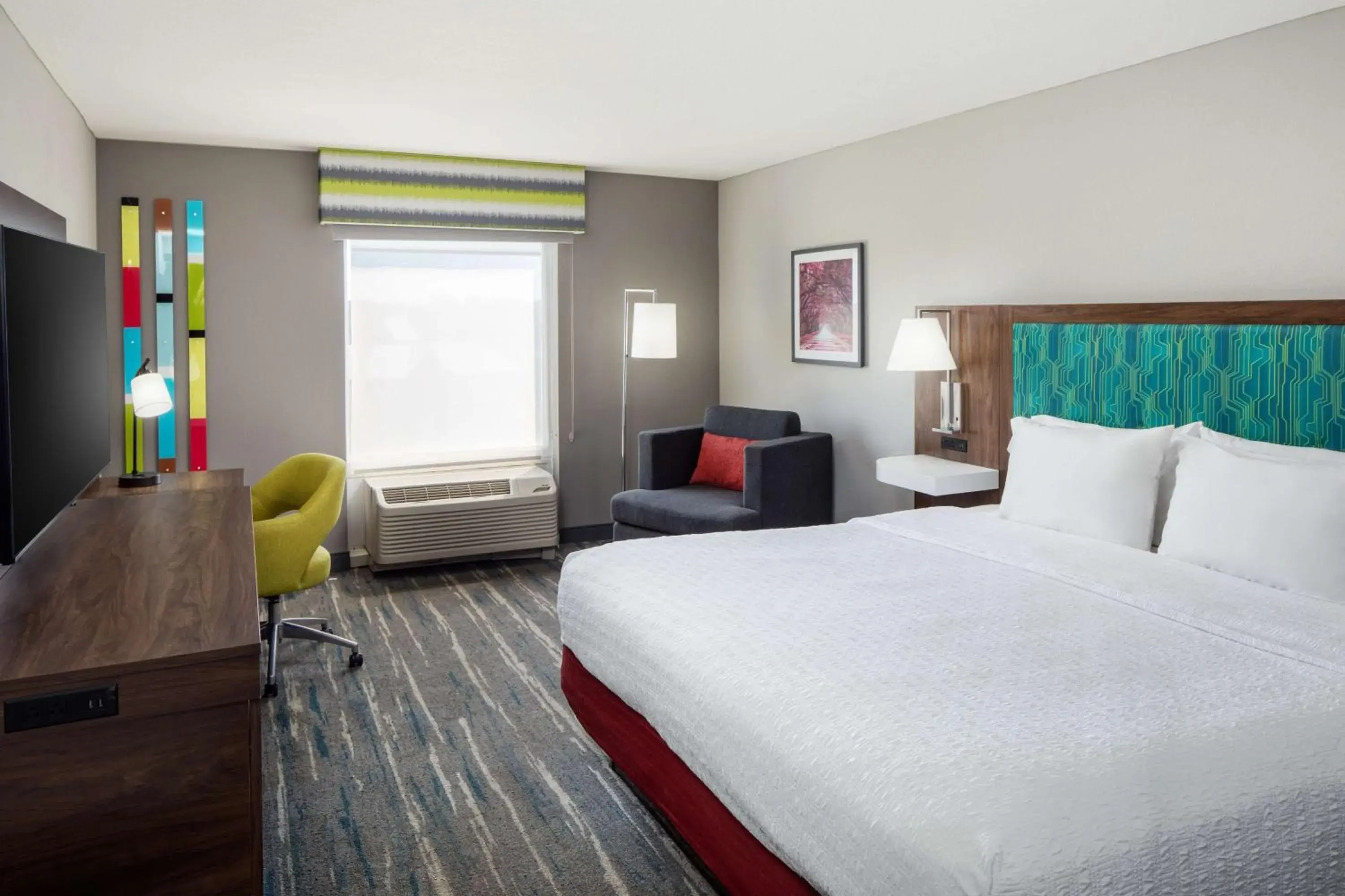 Bed in Hampton Inn & Suites Savannah - I-95 South - Gateway Bed in Hampton Inn & Suites Savannah - I-95 South - Gateway