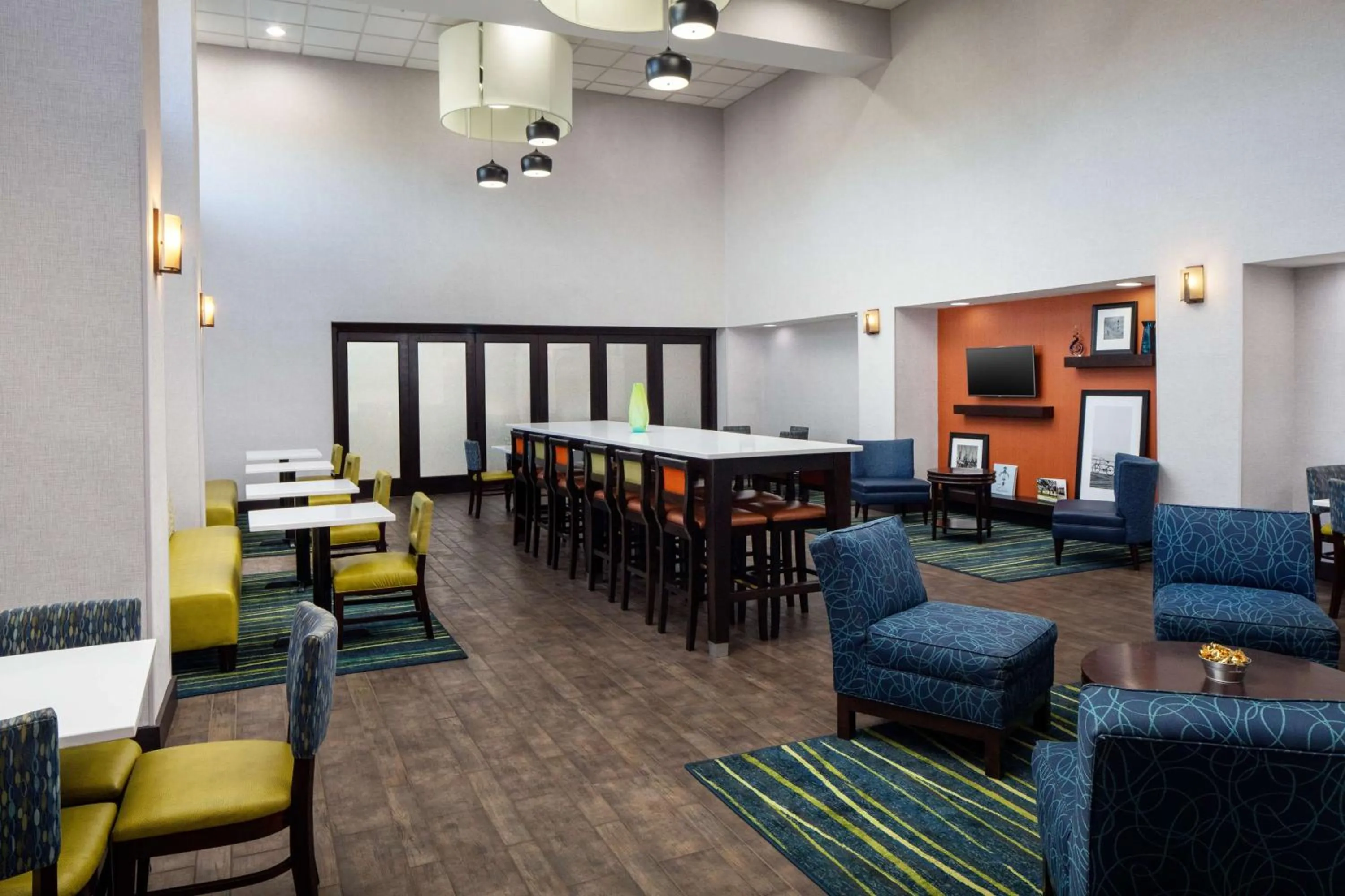 Lobby or reception in Hampton Inn & Suites Savannah - I-95 South - Gateway