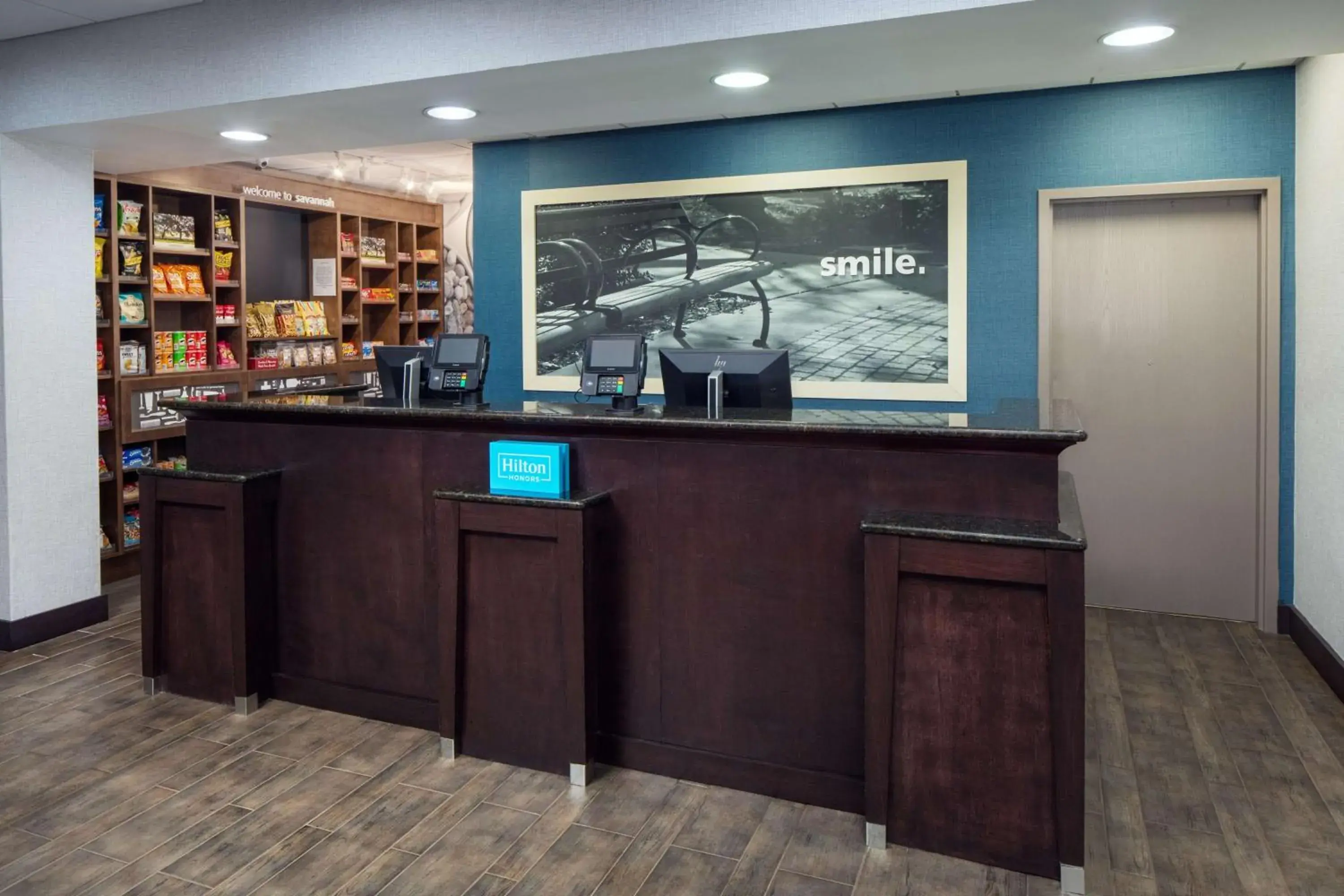 Lobby or reception in Hampton Inn & Suites Savannah - I-95 South - Gateway Lobby or reception in Hampton Inn & Suites Savannah - I-95 South - Gateway