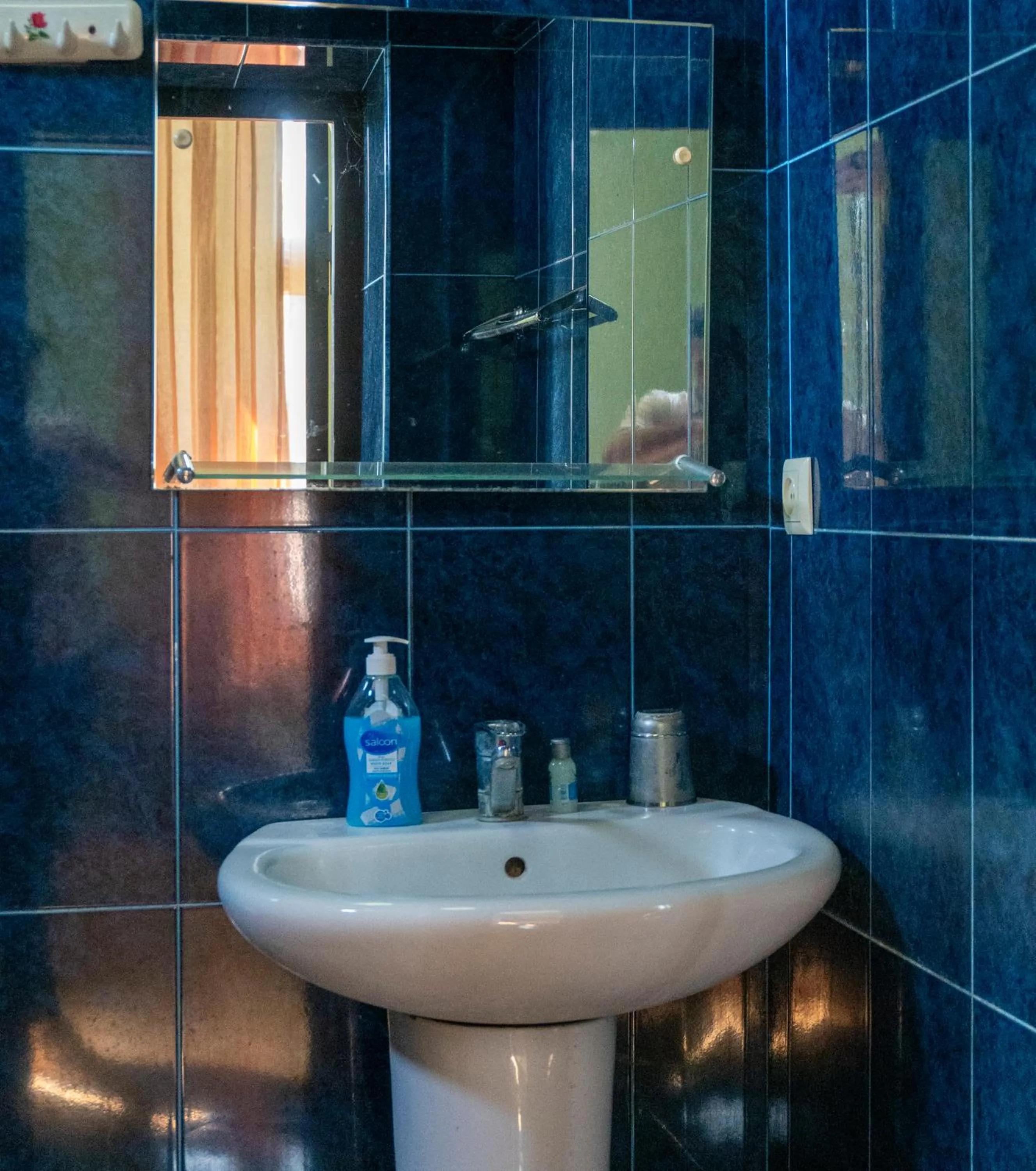 Galavnis Kari Hotel