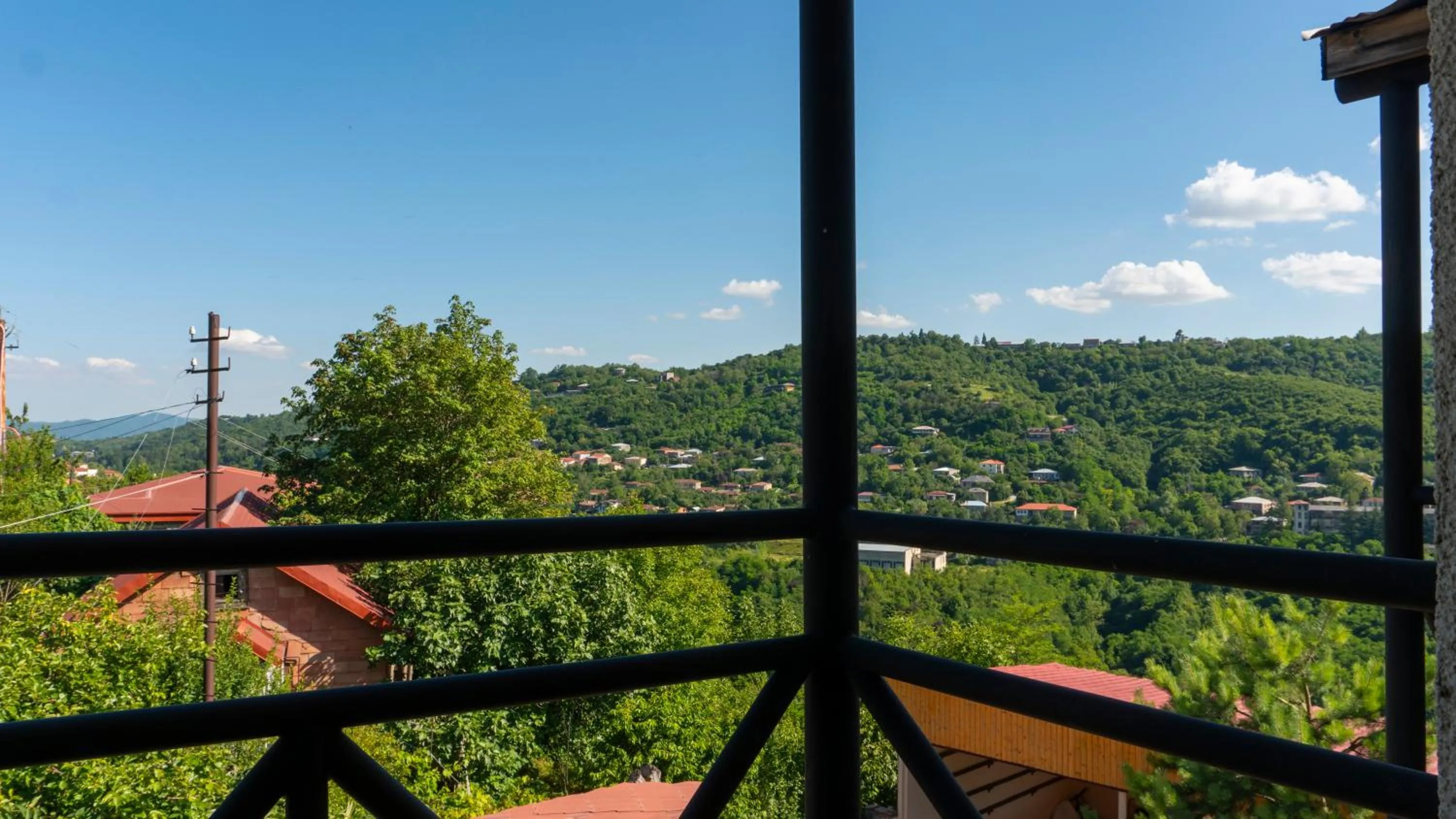 Galavnis Kari Hotel