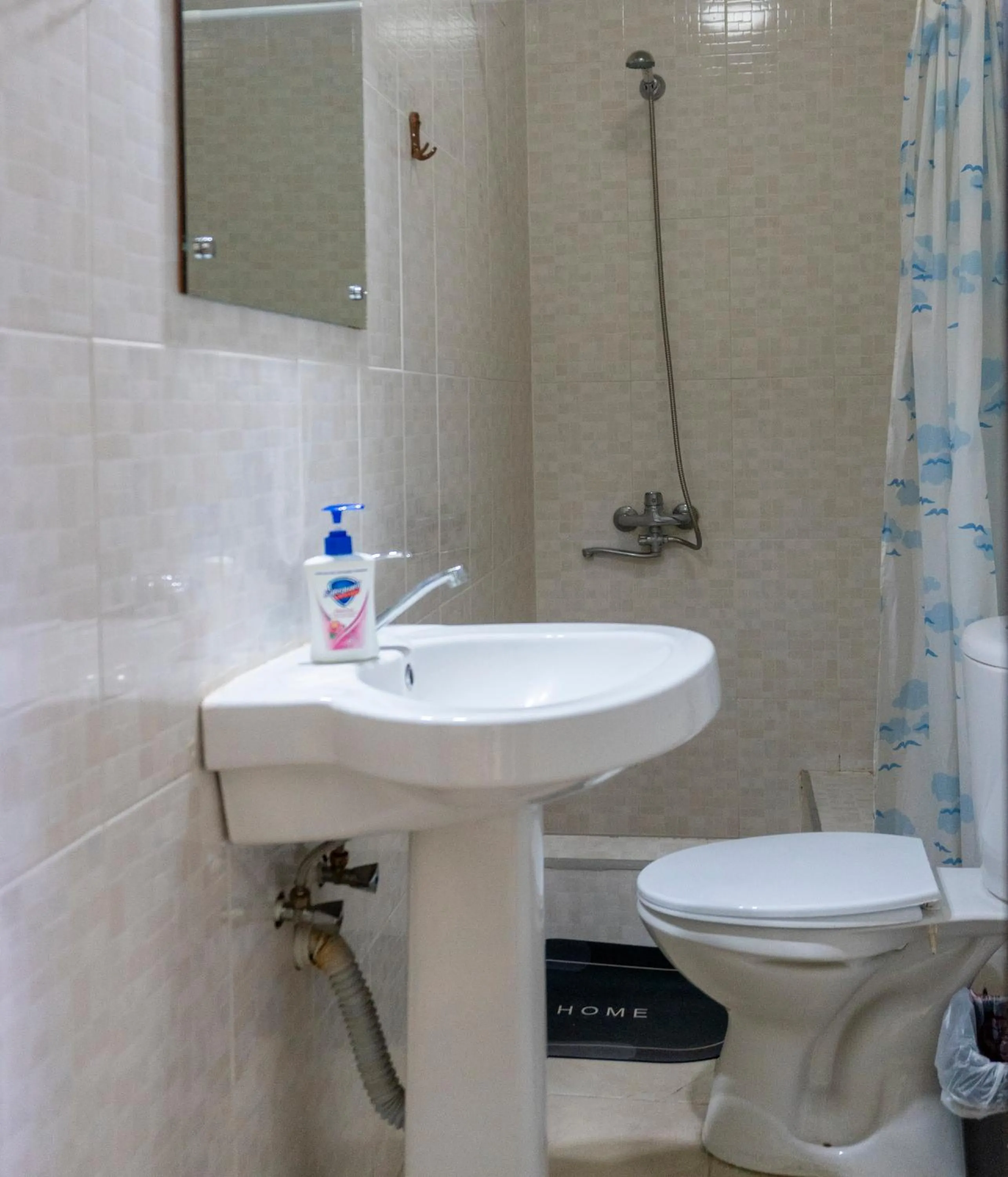 Galavnis Kari Hotel