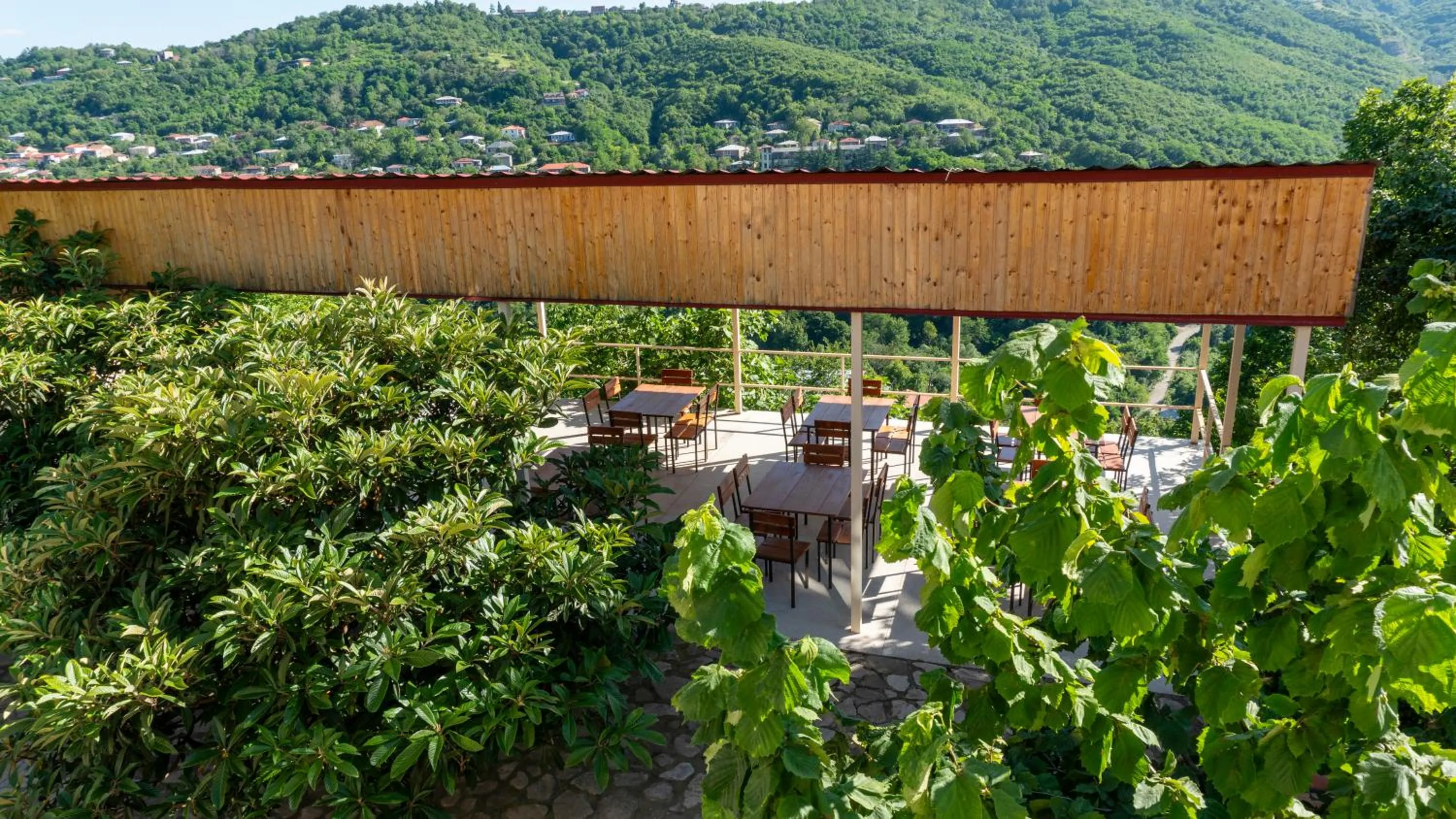 Galavnis Kari Hotel