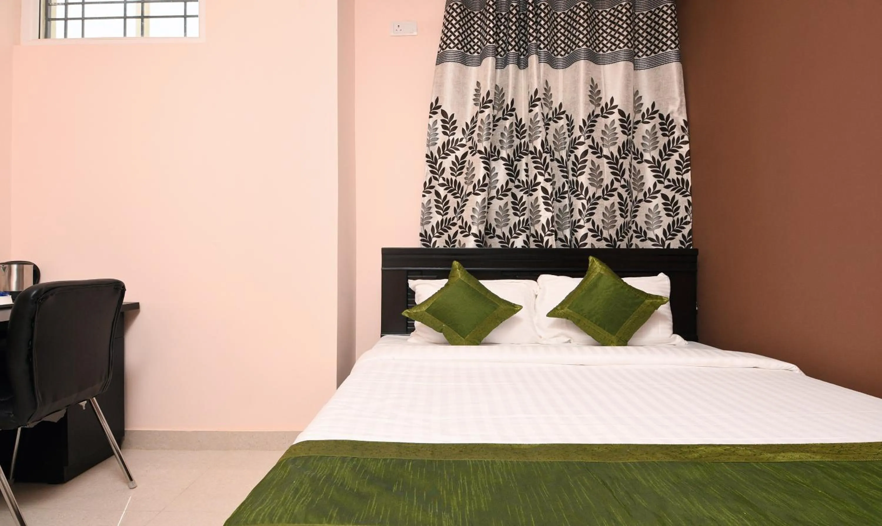 Bed in Itsy Hotels Shivas Kuteera