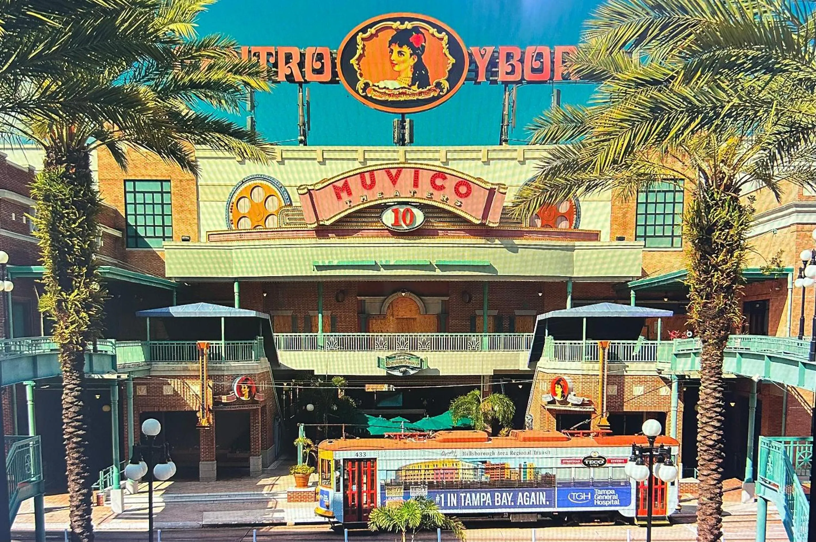 Days Inn & Suites by Wyndham Tampa - Ybor City