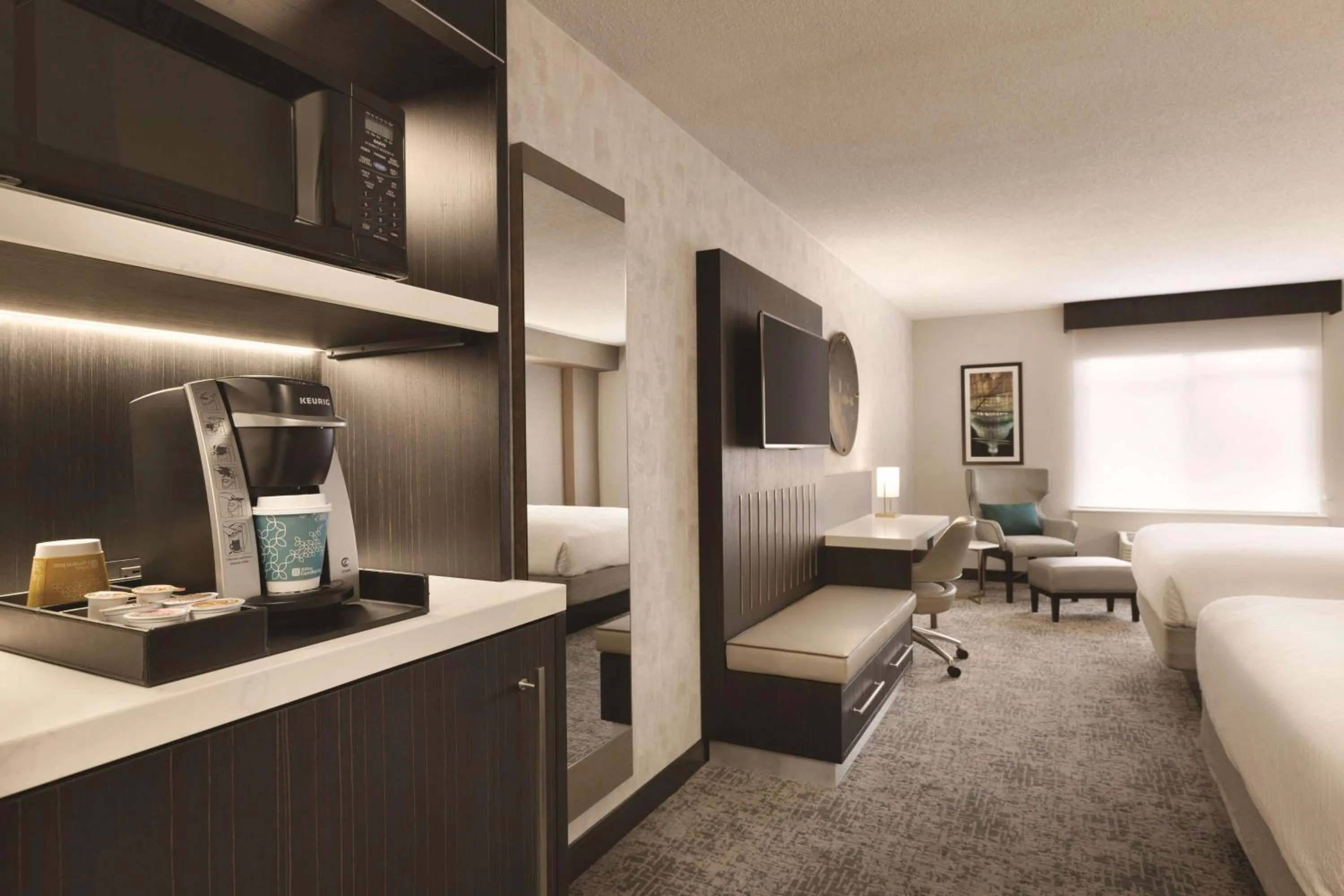 Bedroom, Bed in Hilton Garden Inn Washington DC Downtown