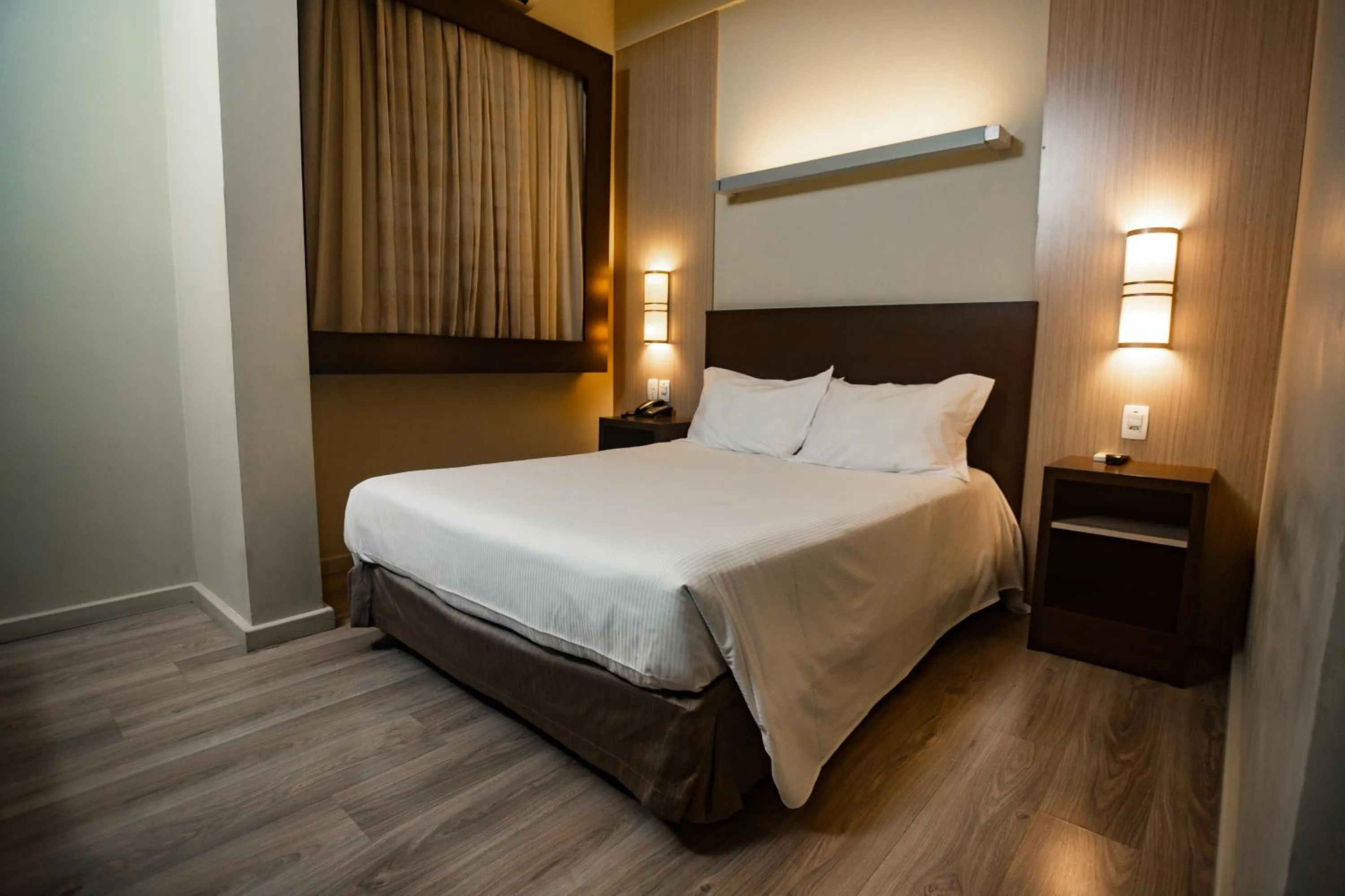 Bedroom, Bed in Master Cosmopolitan Moinhos de Vento