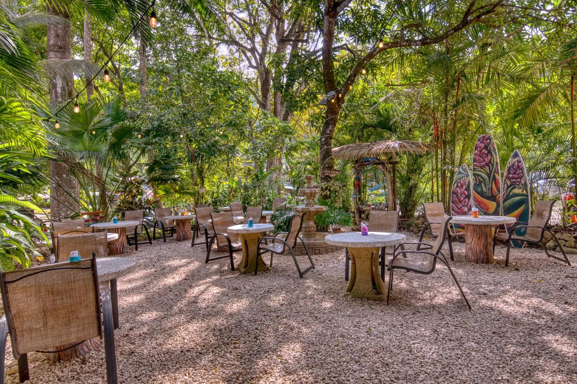 El Sano Banano Beachside Hotel