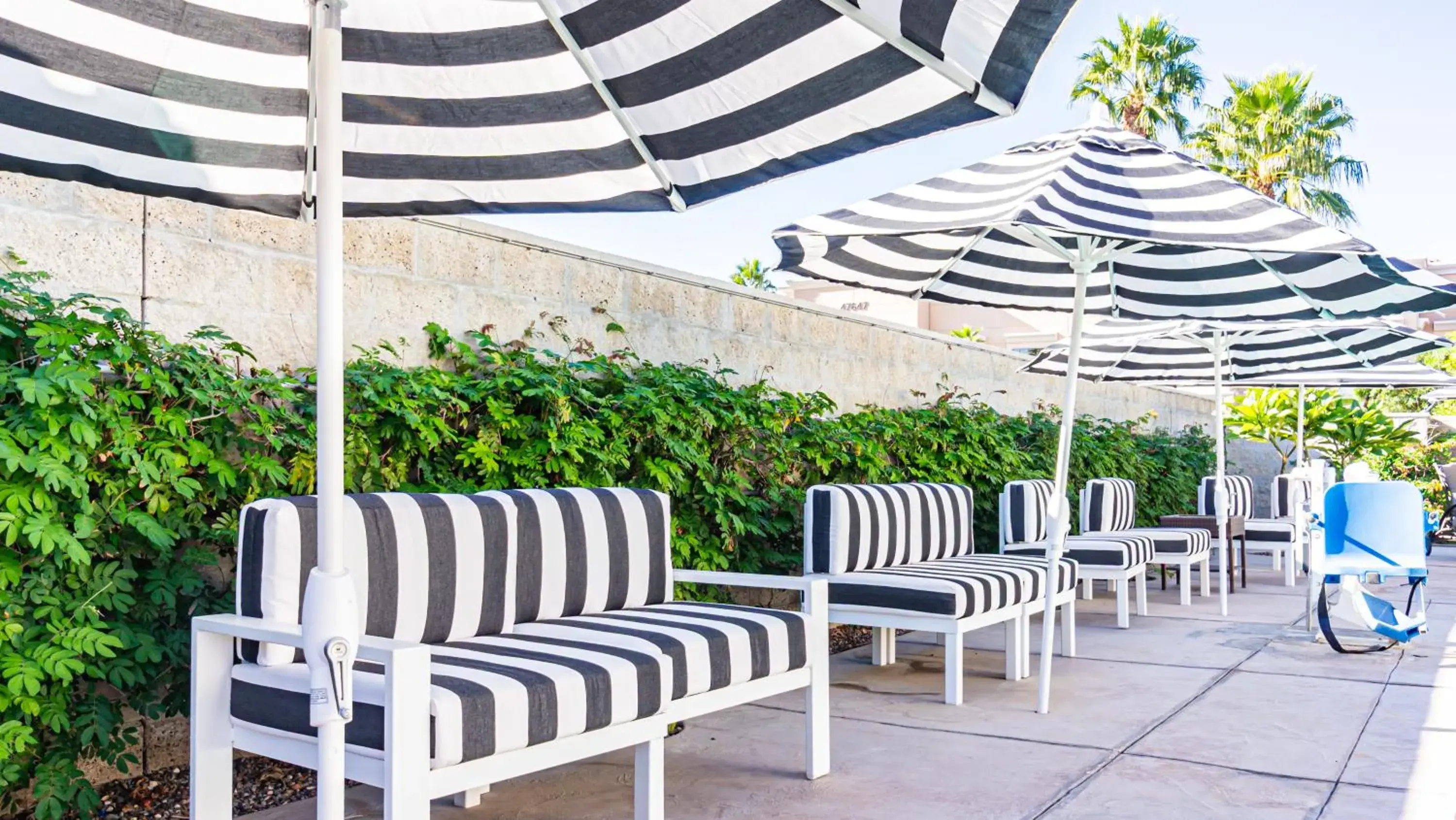 Swimming pool in The Chateau at Lake La Quinta Swimming pool in The Chateau at Lake La Quinta