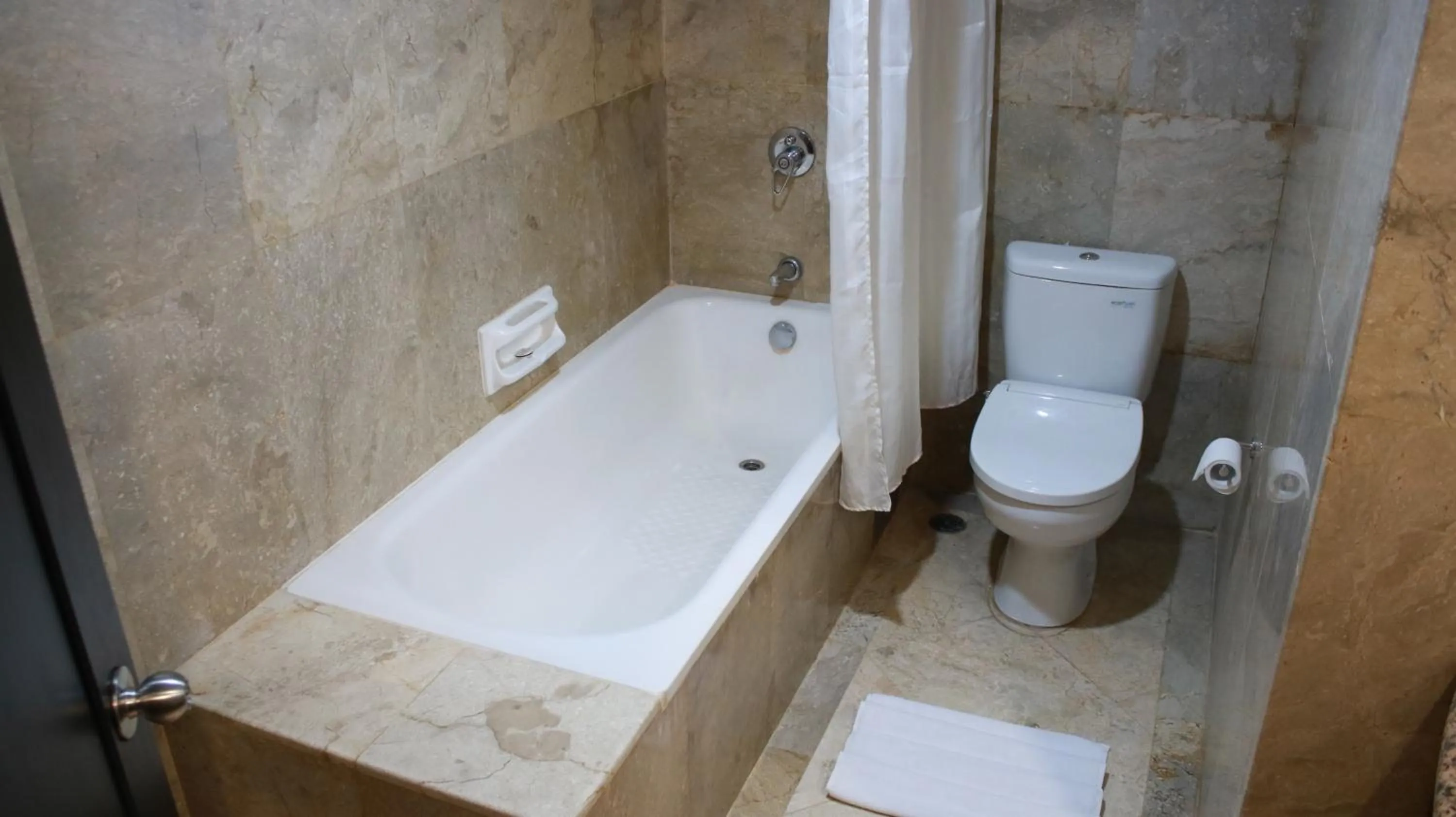 Toilet in Beverly Hotel Batam