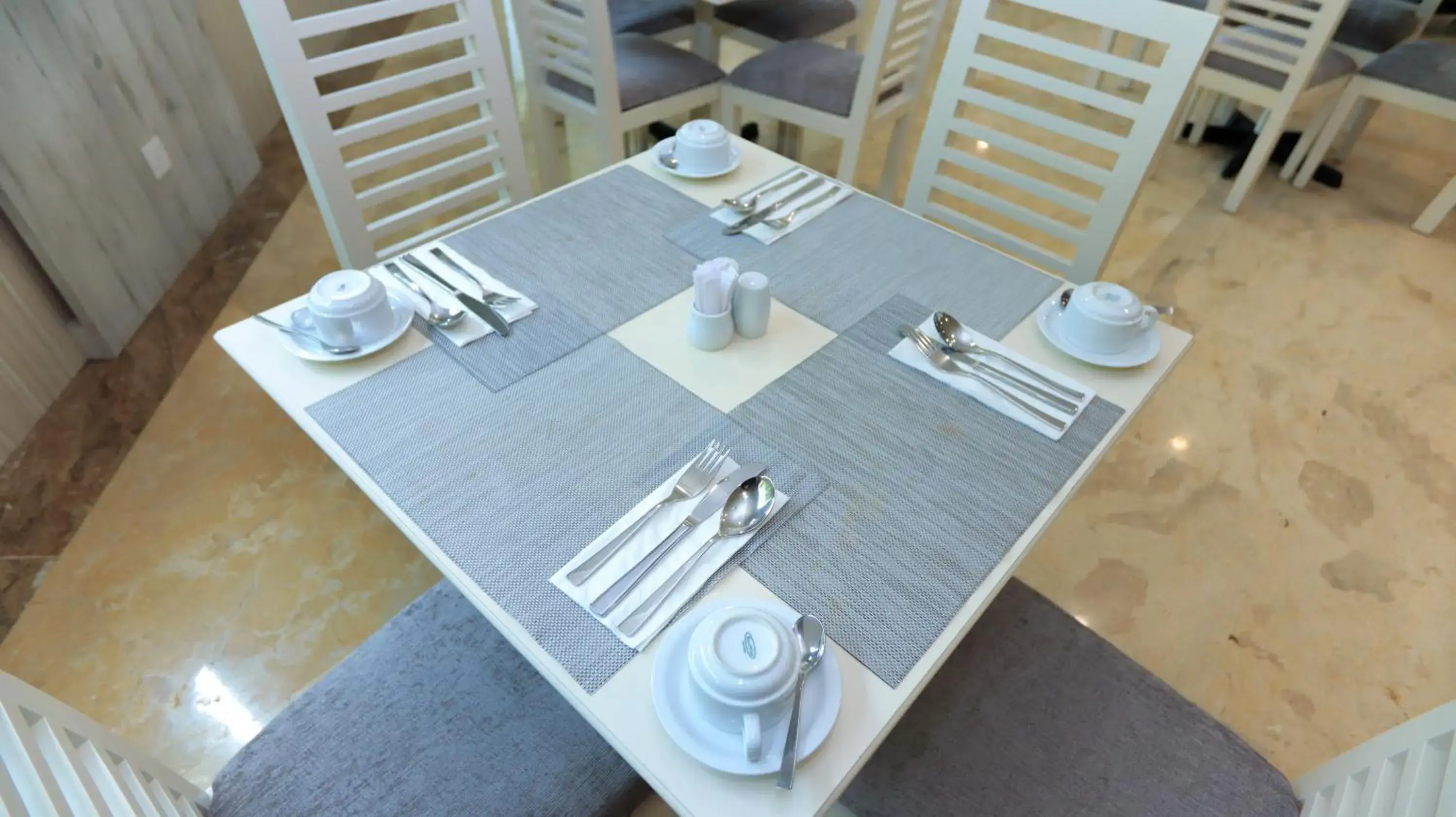 Restaurant/places to eat in Beverly Hotel Batam Restaurant/places to eat in Beverly Hotel Batam