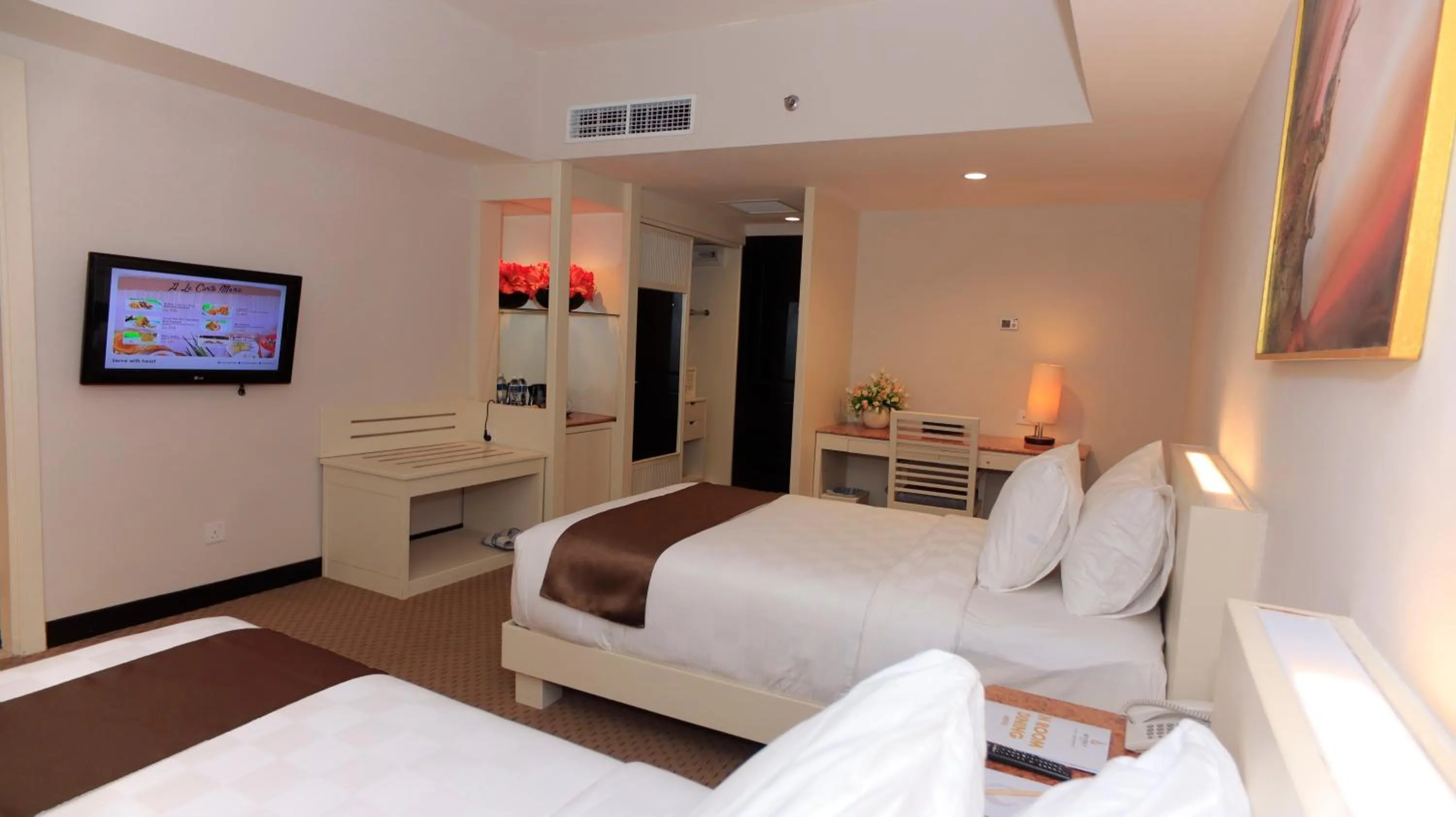 Bedroom, Bed in Beverly Hotel Batam
