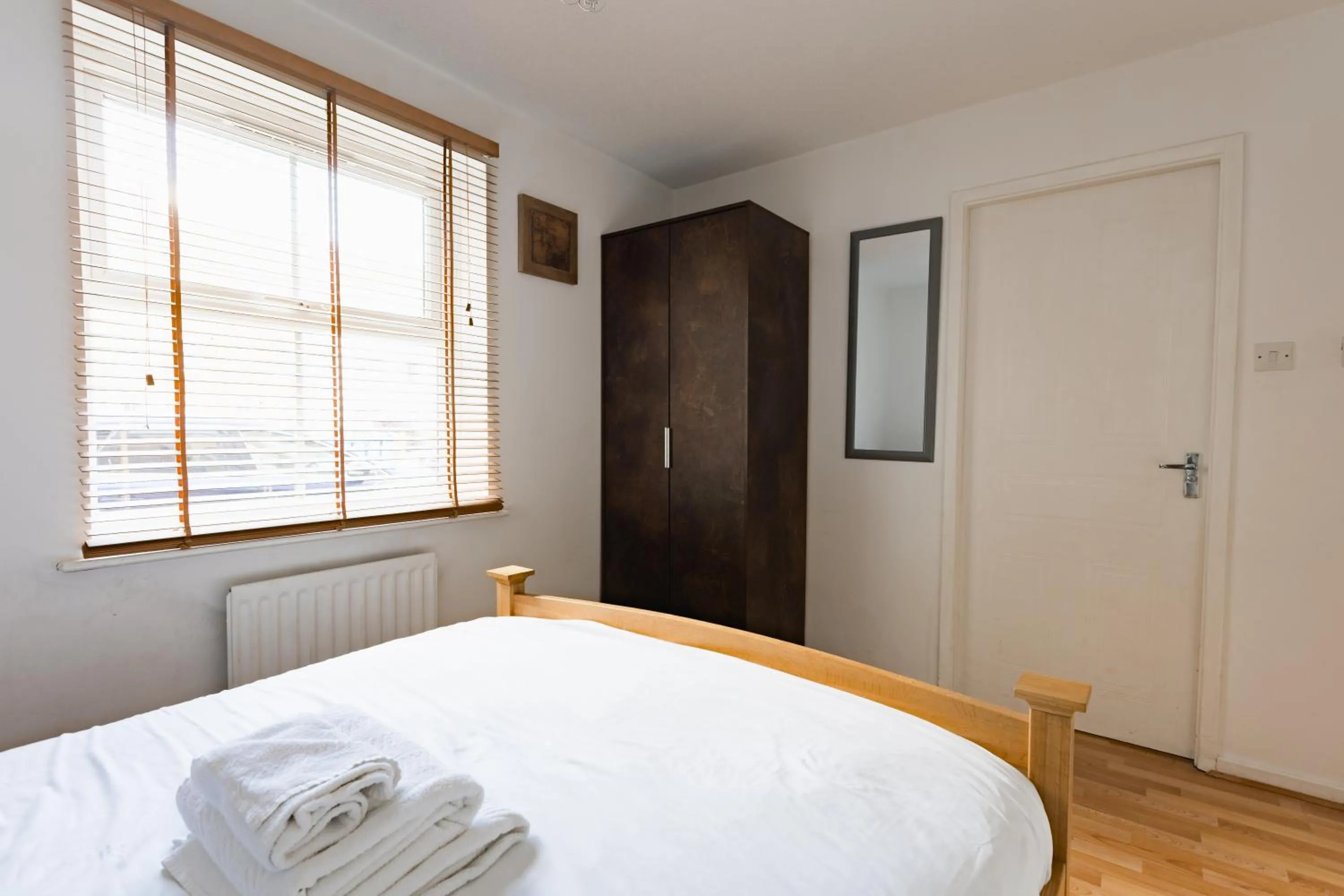 Bed in Hullidays Victora Dock- refurbished 2024