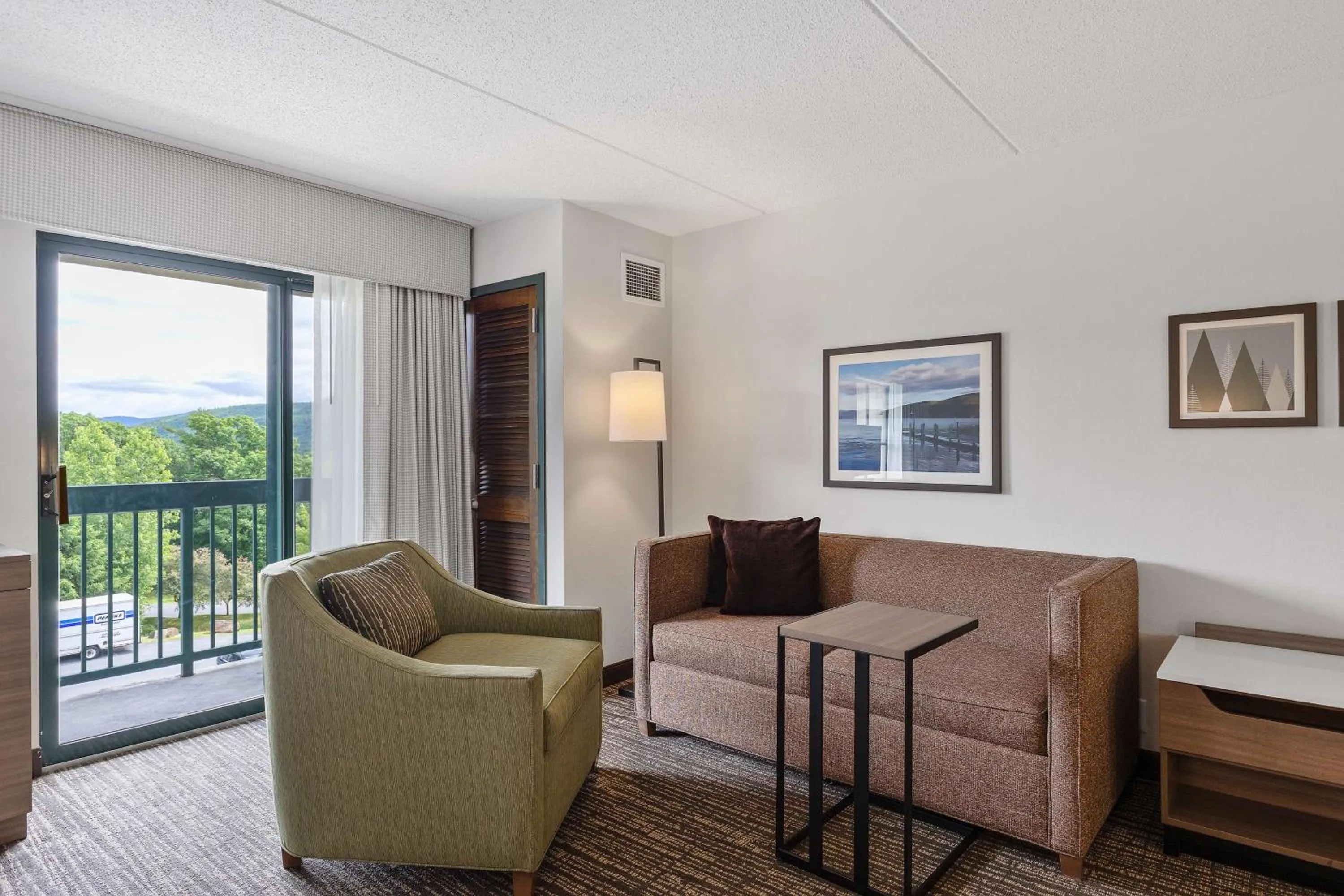 Living room in Hampton Inn & Suites Lake George