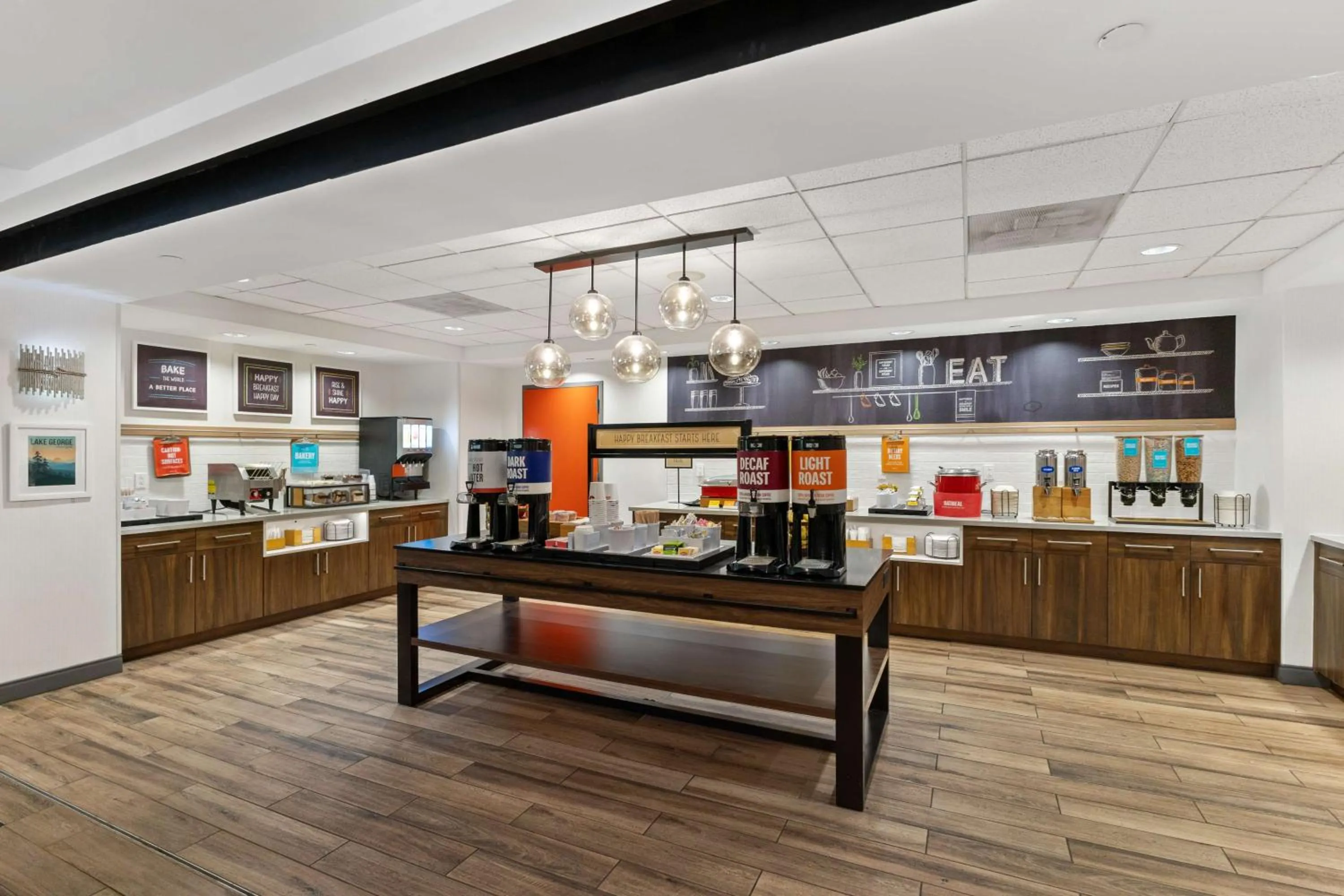 Breakfast in Hampton Inn & Suites Lake George