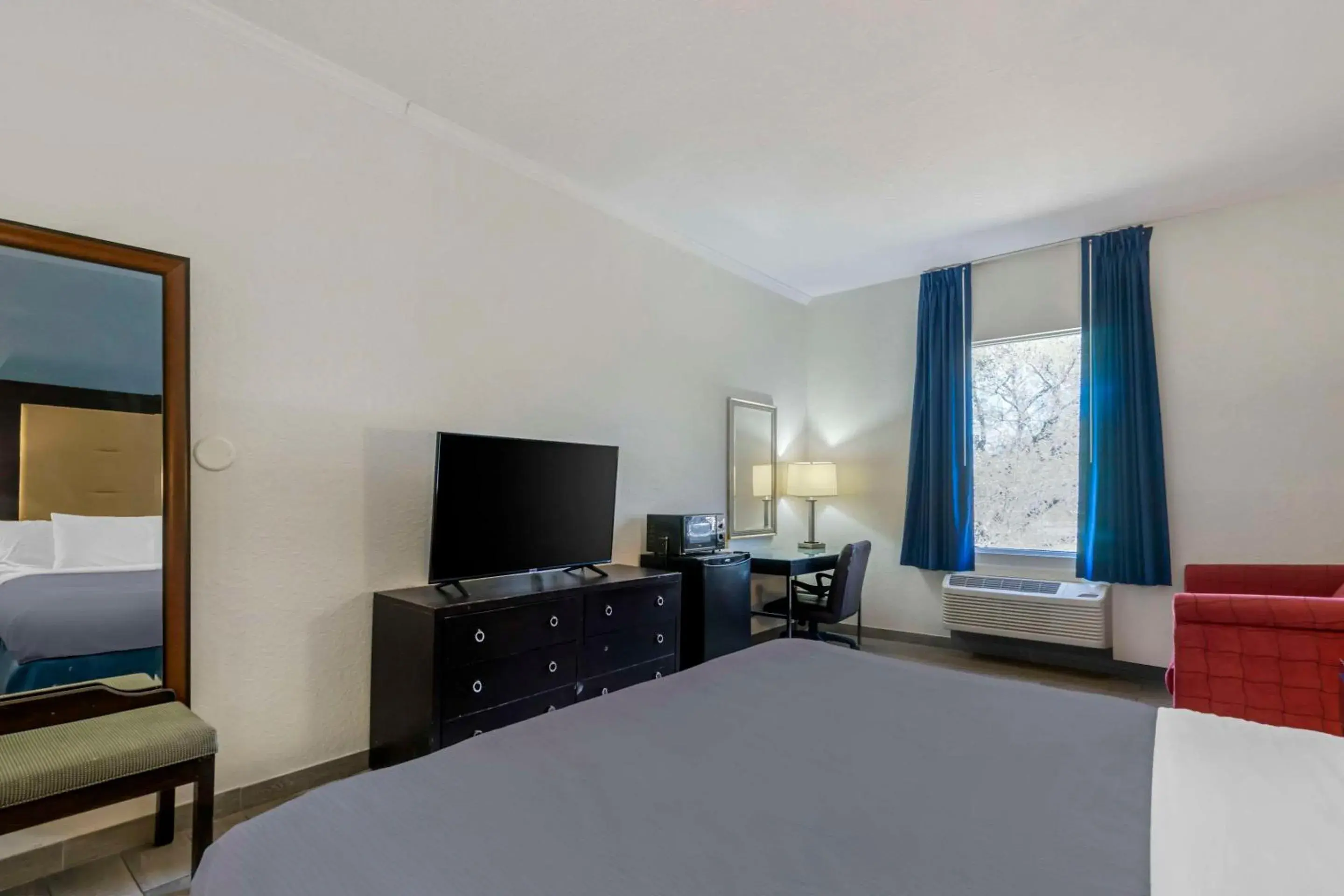 Bedroom, Bed in Rodeway Inn Wesley Chapel Bedroom, Bed in Rodeway Inn Wesley Chapel